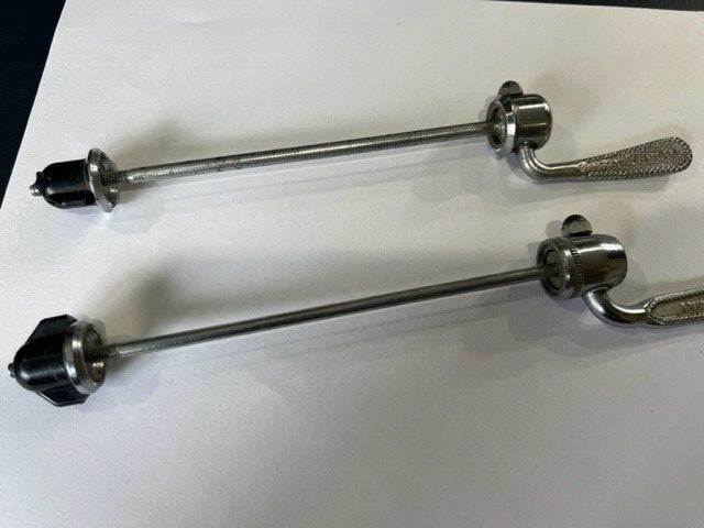 ! TWO VINTAGE MAILLARD SKEWERS NOT MATCHING NICE SHAPE QR QUICK RELEASE BICYCLE