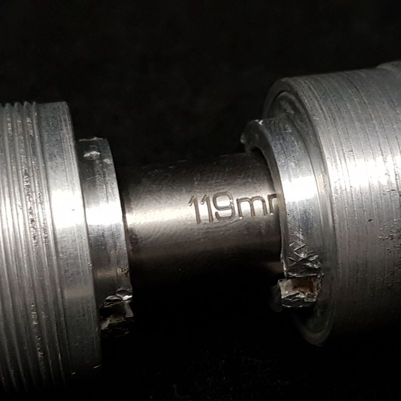Bottom Bracket Axis «SPECIALITES TA TITANIUM» 119 Mm 1.37 X 24 Tpi (Ref 541)