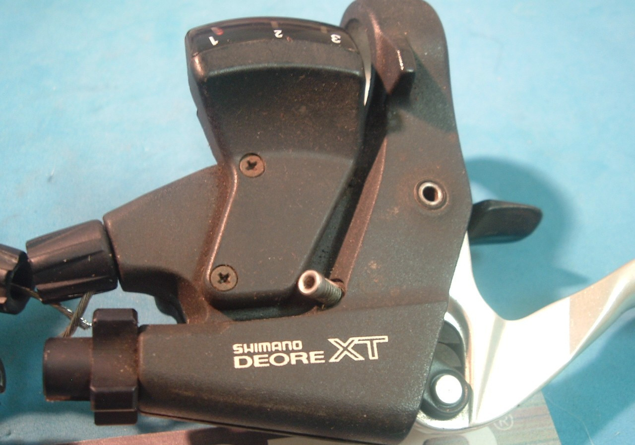 Shimano Deore XT 3×8-Spd ST-M739 MTB Shifters/V-Levers -Rapid Fire Plus-VGC+