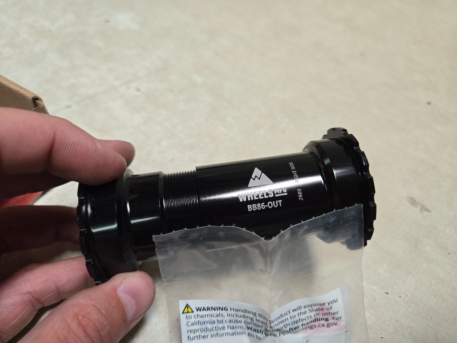 Wheels Manufacturing BB86 Bottom Bracket Bb Set Wob Bb86 Shi Bk Thread Together