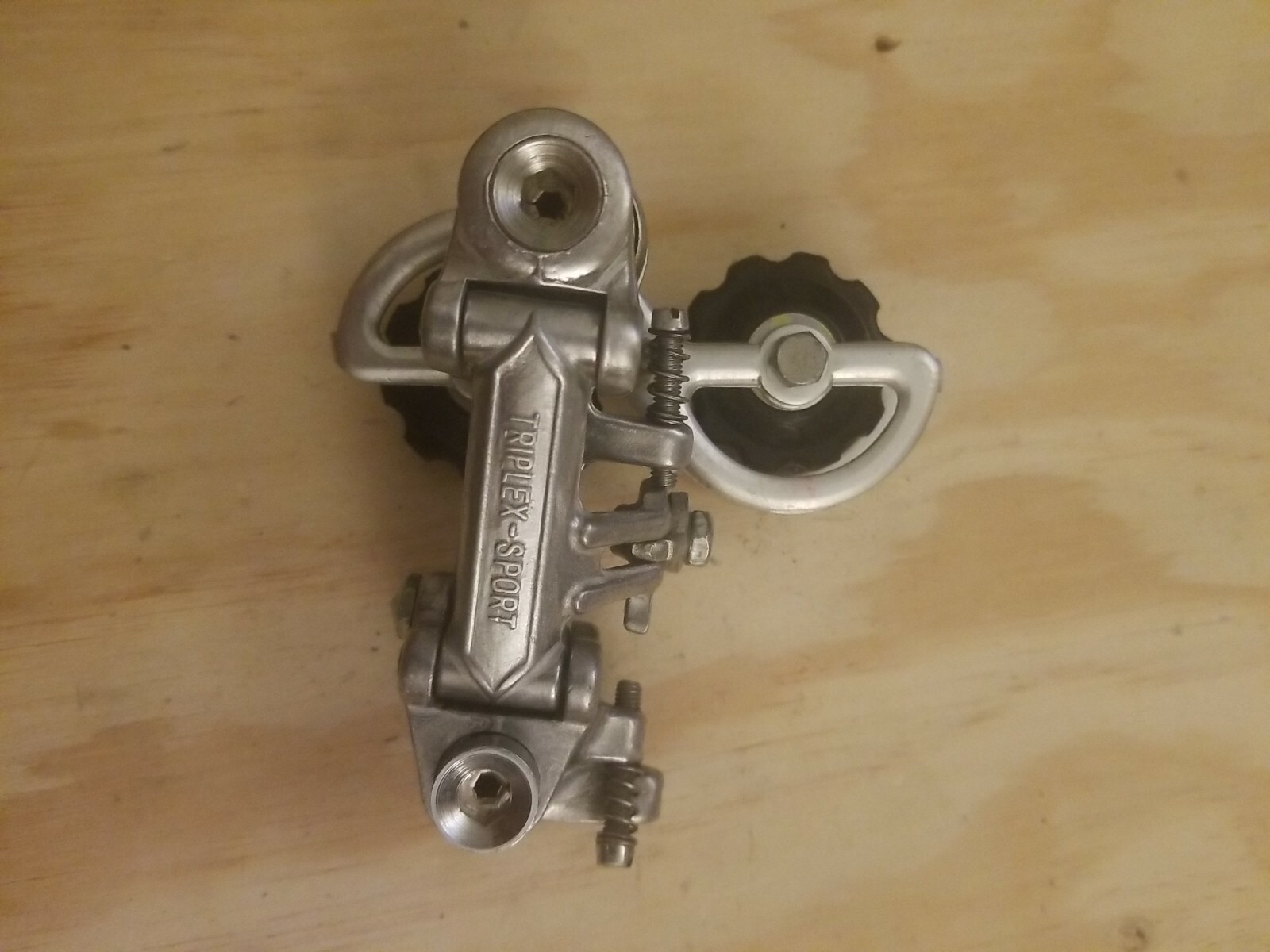 [7.31] VINTAGE TRIPLEX SPORT SHORT CAGE REAR DERAILLEUR – SILVER NOS