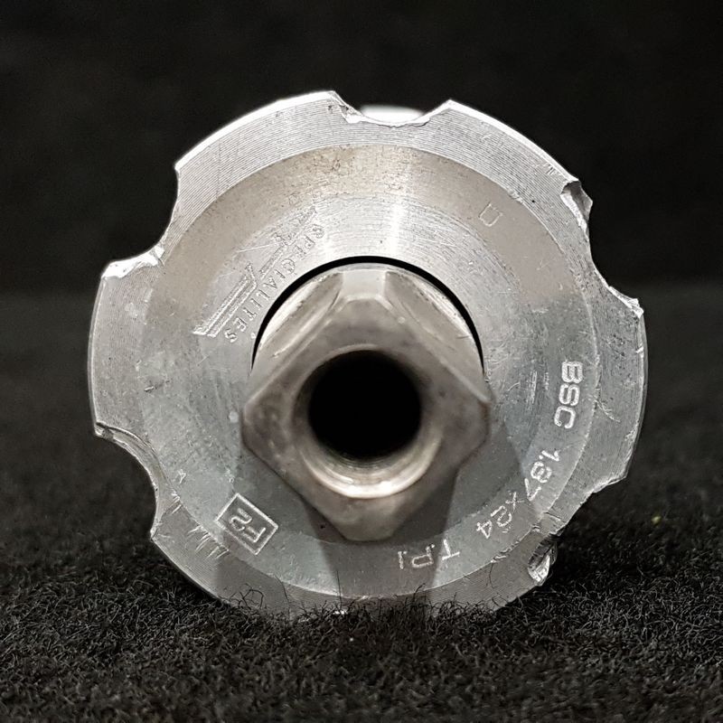 Bottom Bracket Axis «SPECIALITES TA TITANIUM» 119 Mm 1.37 X 24 Tpi (Ref 541)