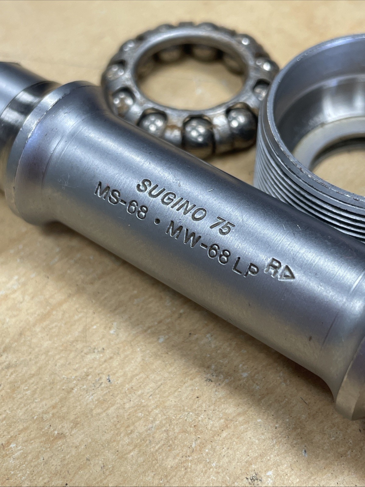 Sugino 75 Track 68x109mm Bottom Bracket Set: with non-drive cup and bearings