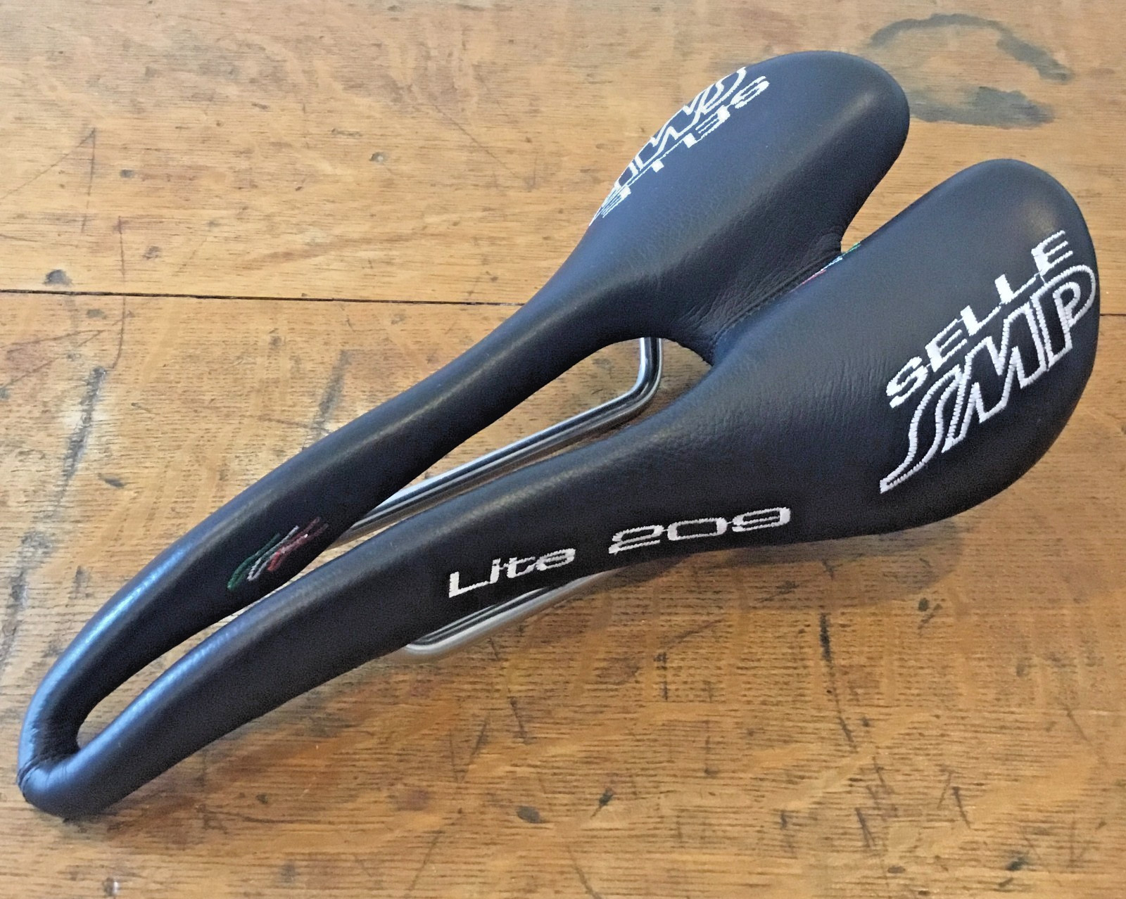 NEW Selle SMP Lite 209 Road Bike Saddle Black Relief Channel 273mmx139mm Italy