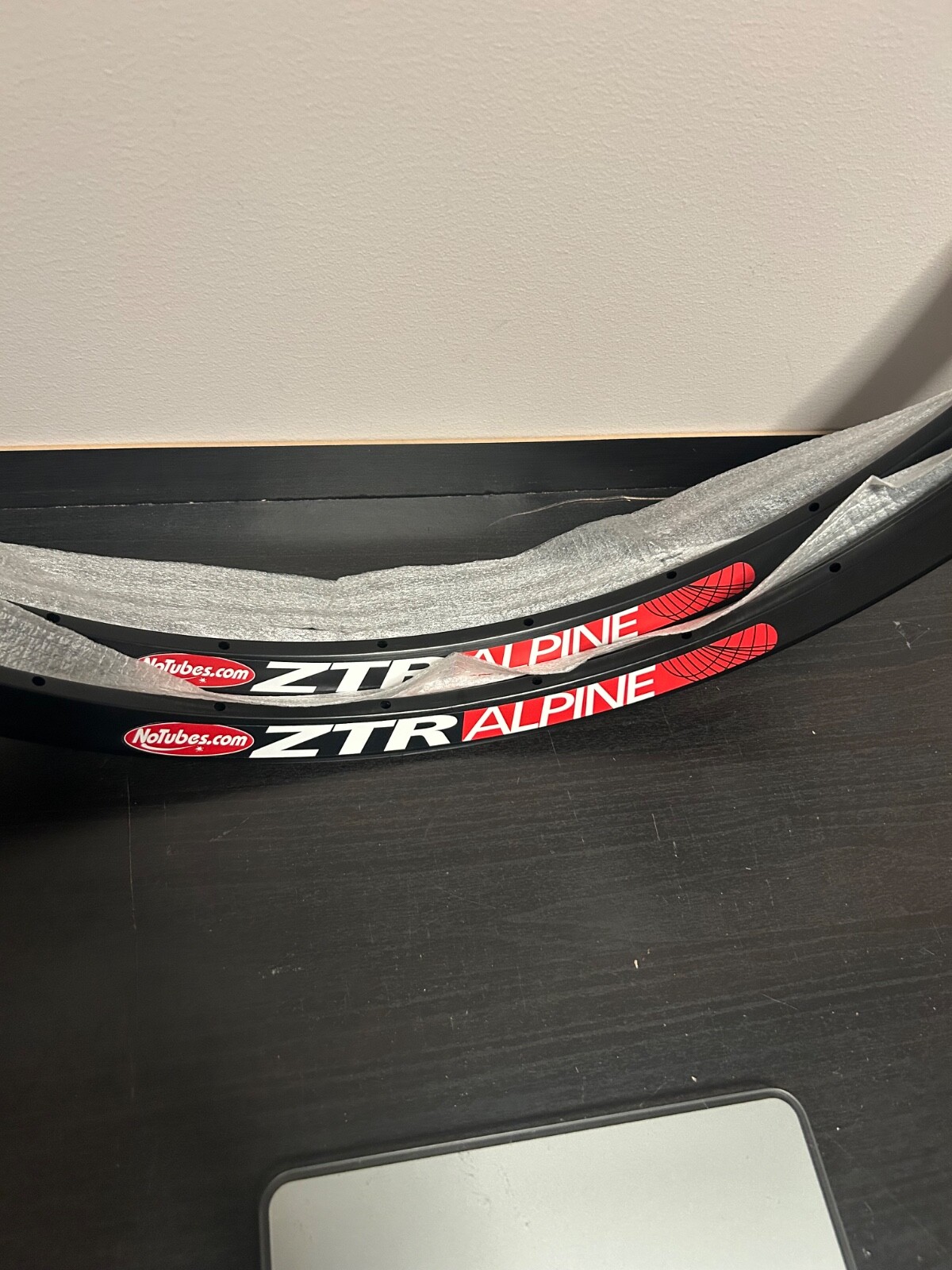 NEW Rim 26″ Stan’s NoTubes ZTR Alpine Hollow Chamber Disc 28H NEW