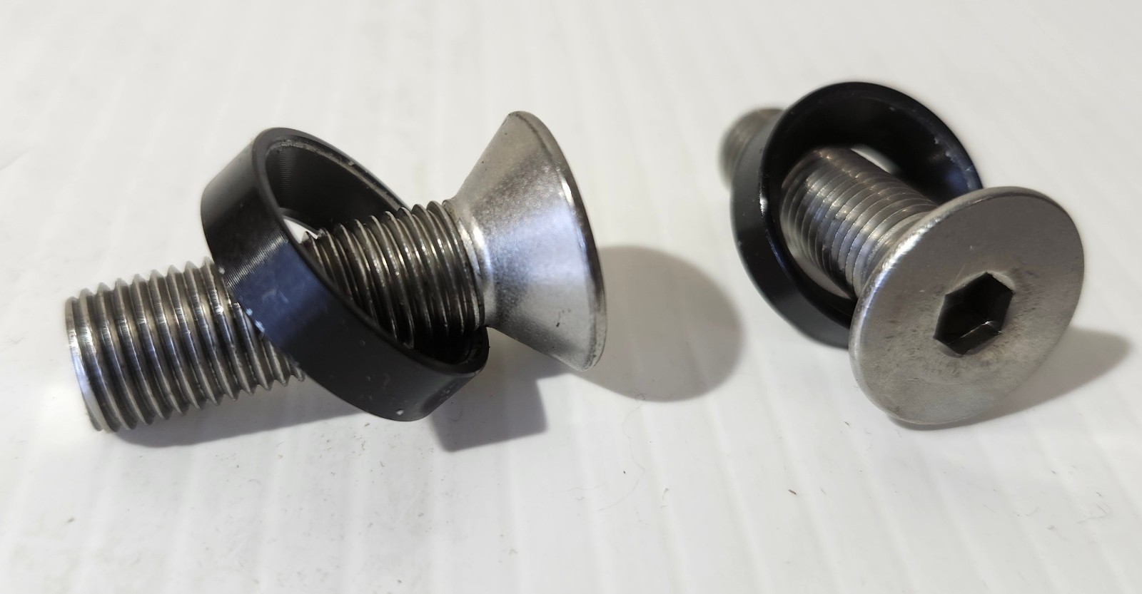 🎯 Bullseye Spindle Crank BOLTS with Black Anodized Washers 🔩