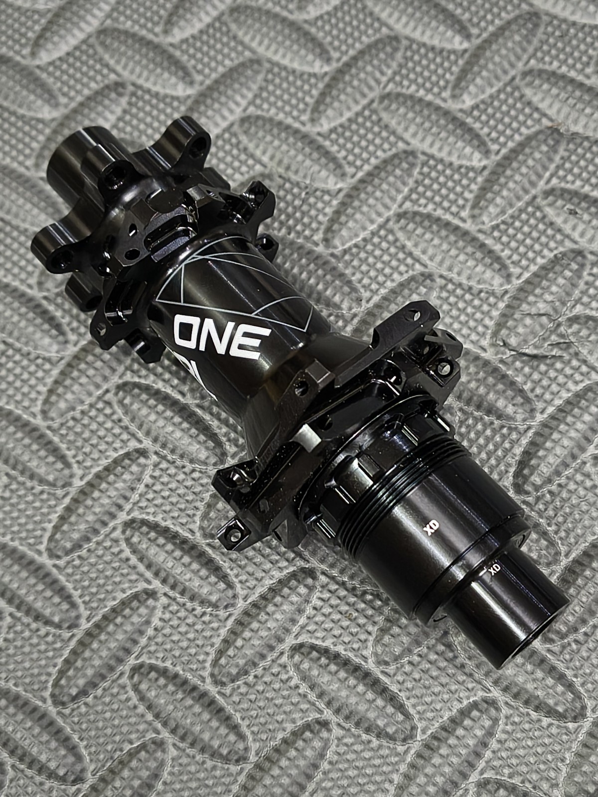 DT Swiss Rear Hub 240S Boost 12×148 28H xD Freehub 6-Bolt Ratchet 18T Giant
