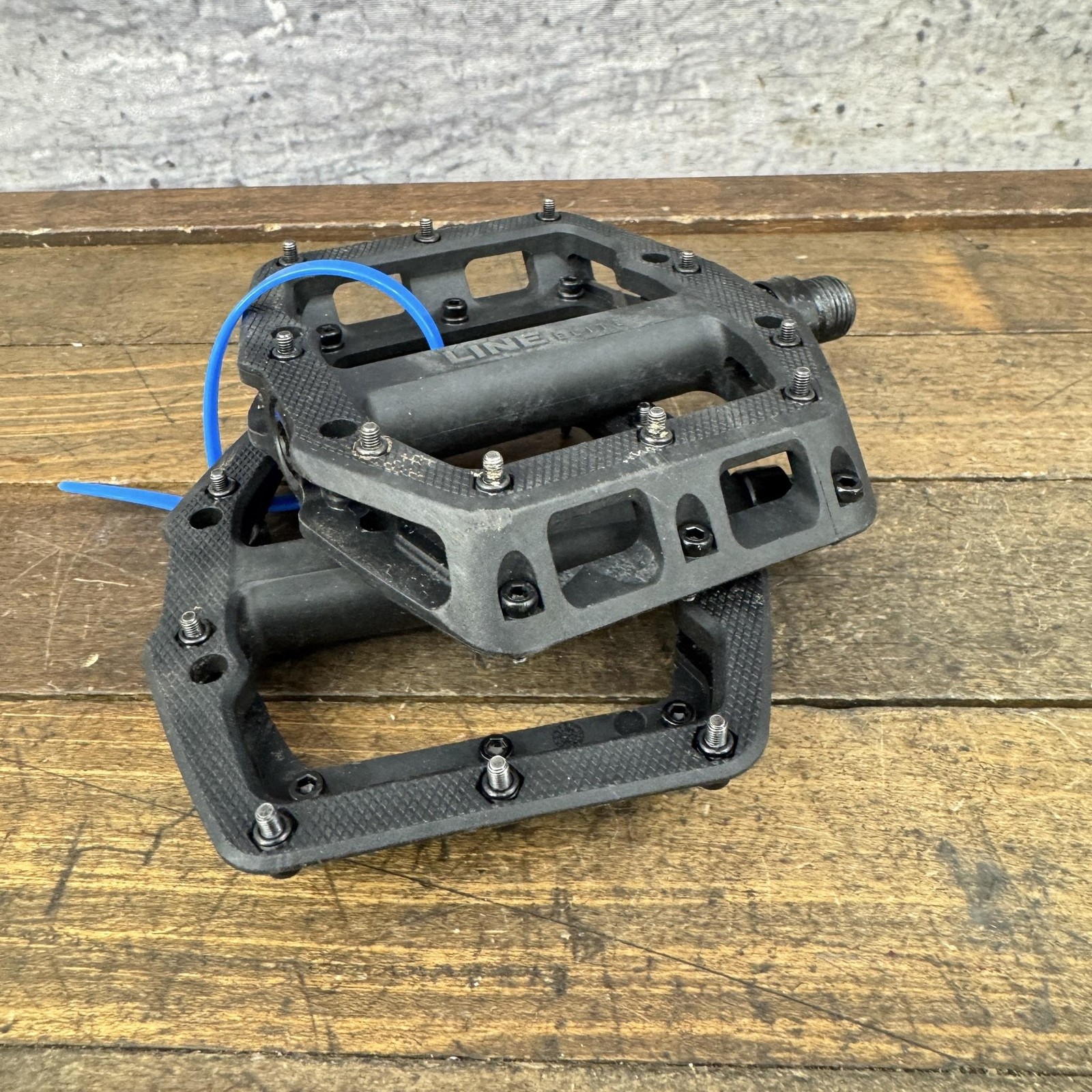 Trek Line Elite Bike Pedals 9/16 Black Pair Pinned MTB Flat Trail DH Platform