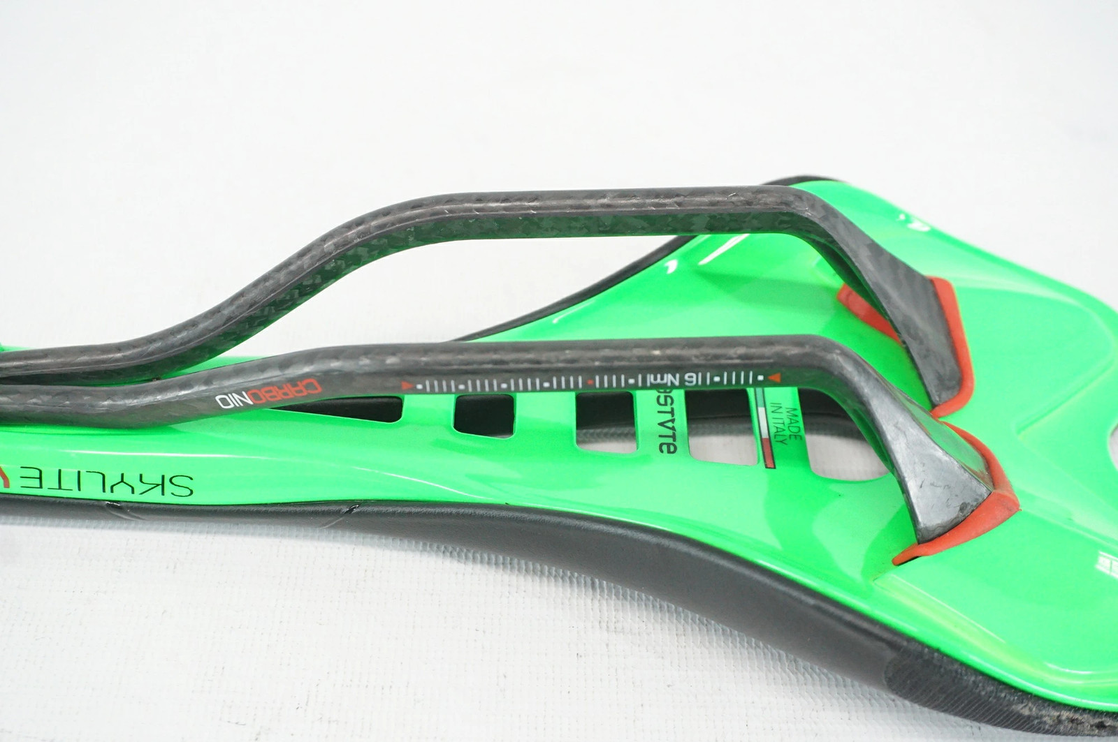 Used Astute Skyline Vt Carbon Rail Saddle / Baichari Hankyu Tsukaguchi