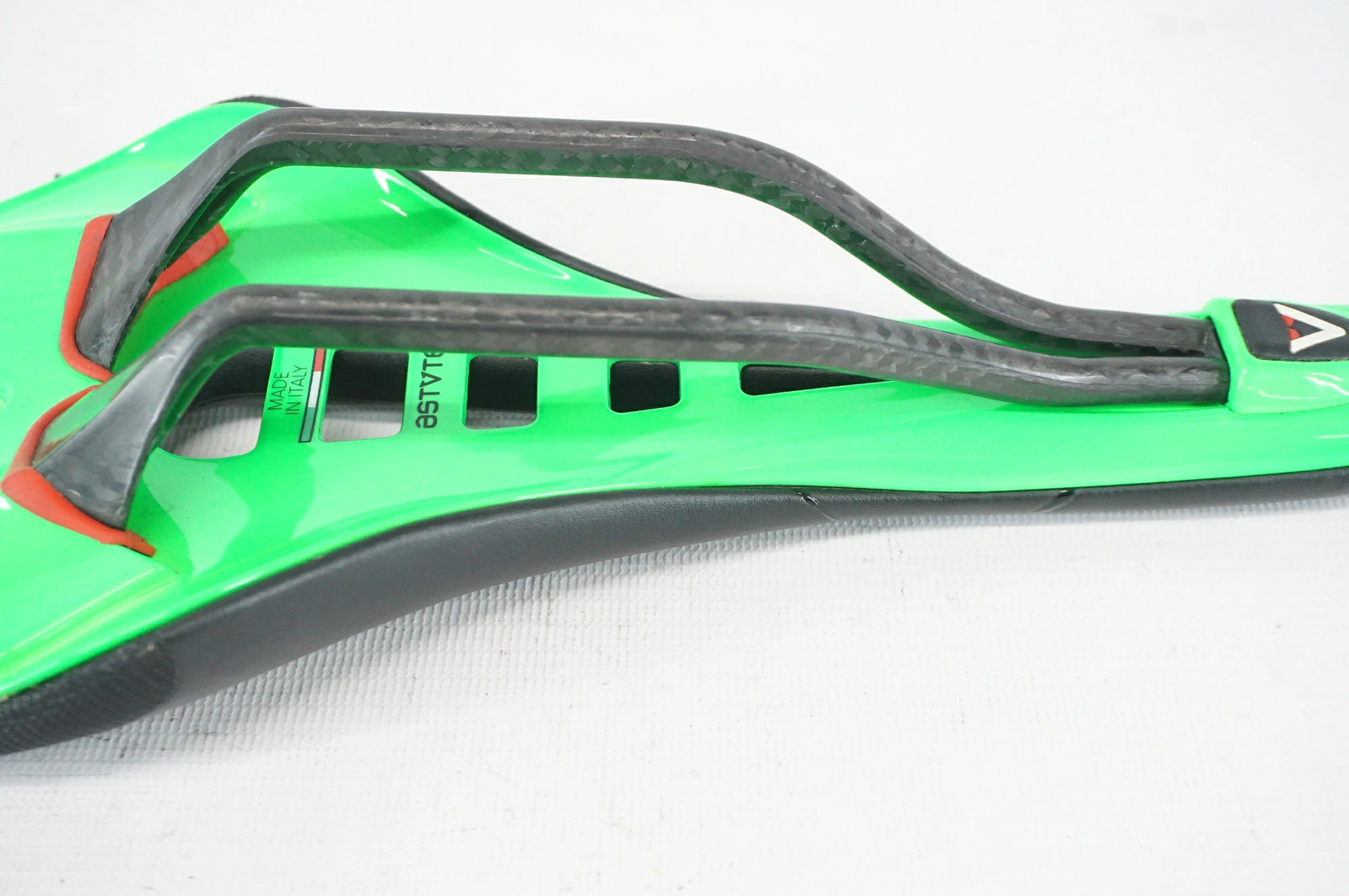 Used Astute Skyline Vt Carbon Rail Saddle / Baichari Hankyu Tsukaguchi