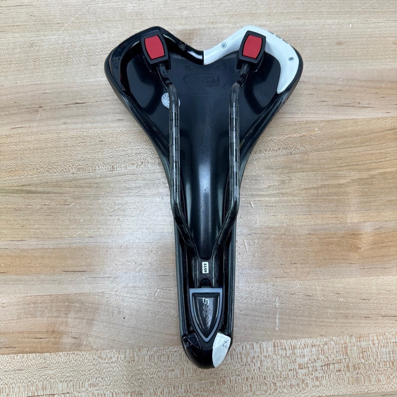 Selle Italia Turbomatic 7x9mm Carbon Rail Custom Cover by Busyman Saddle 271g