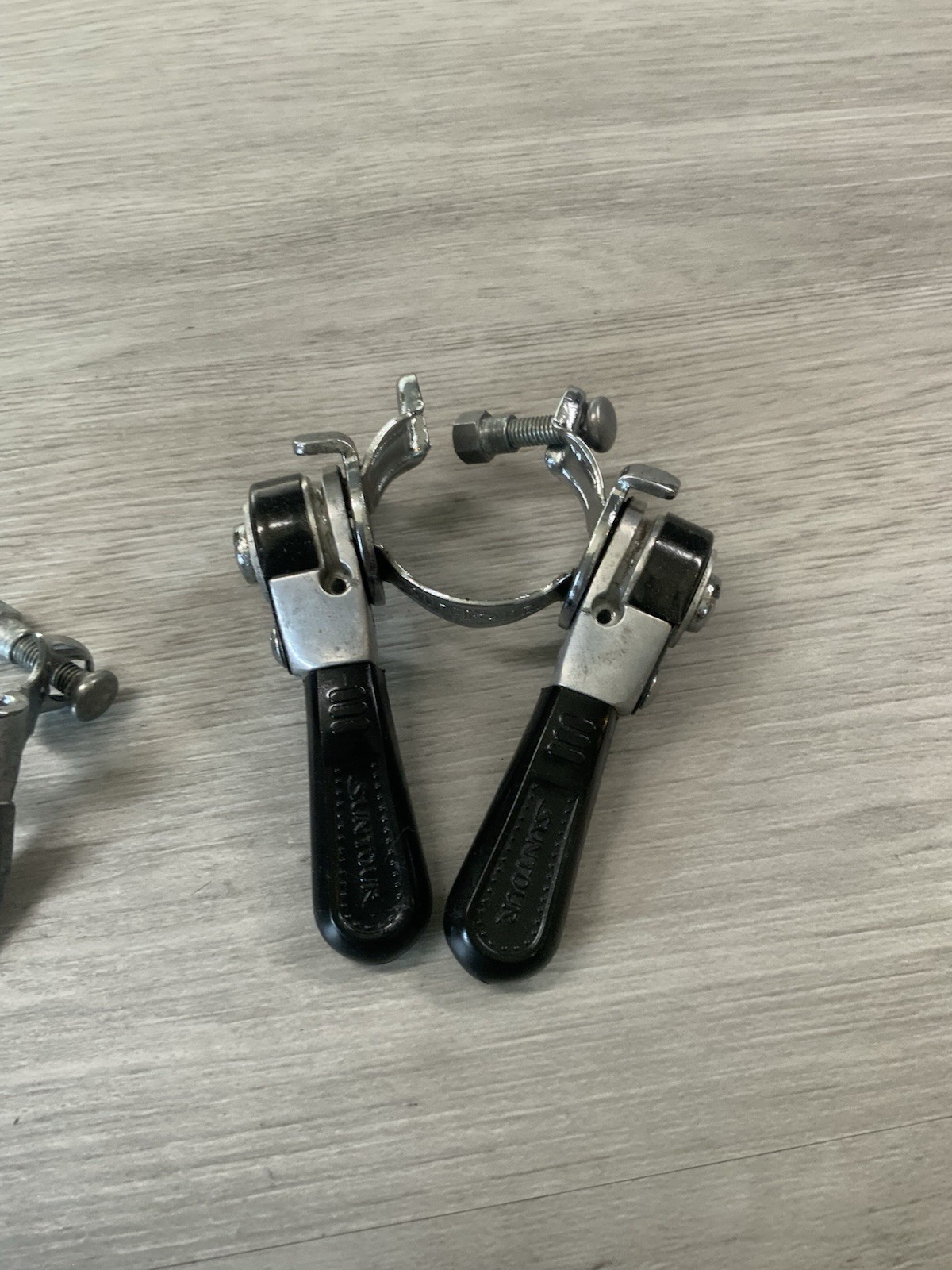 SUNTOUR DOWN-TUBE SHIFTERS RATCHET STYLE CLAMP ON FRICTION WITH SUNTOUR GUIDE