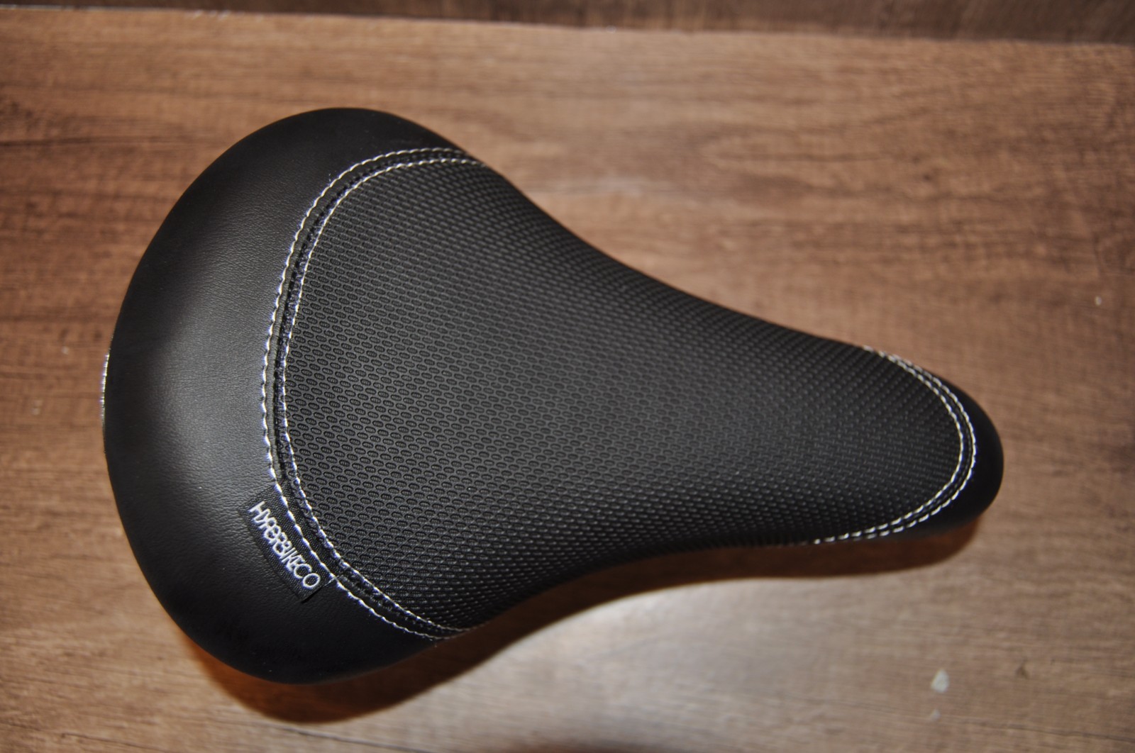 High quality BMX bike seat with 280mm / 25.4mm diameter Seat Post