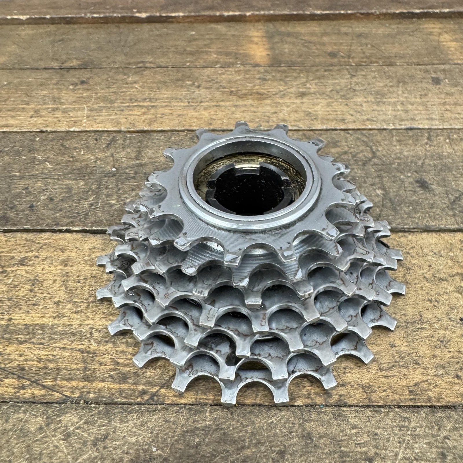 Vintage Suntour Winner Pro Freewheel 7 Speed Maeda 13-23T 23T Silver 4 Prong