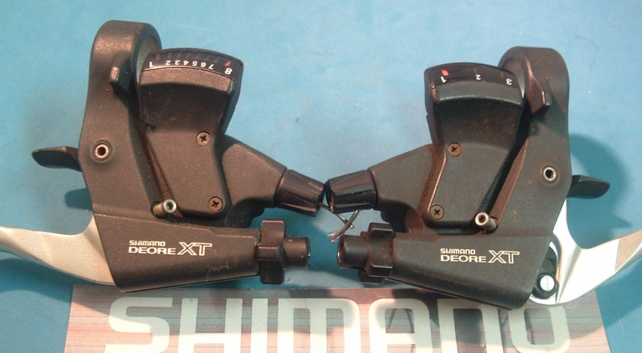 Shimano Deore XT 3×8-Spd ST-M739 MTB Shifters/V-Levers -Rapid Fire Plus-VGC+