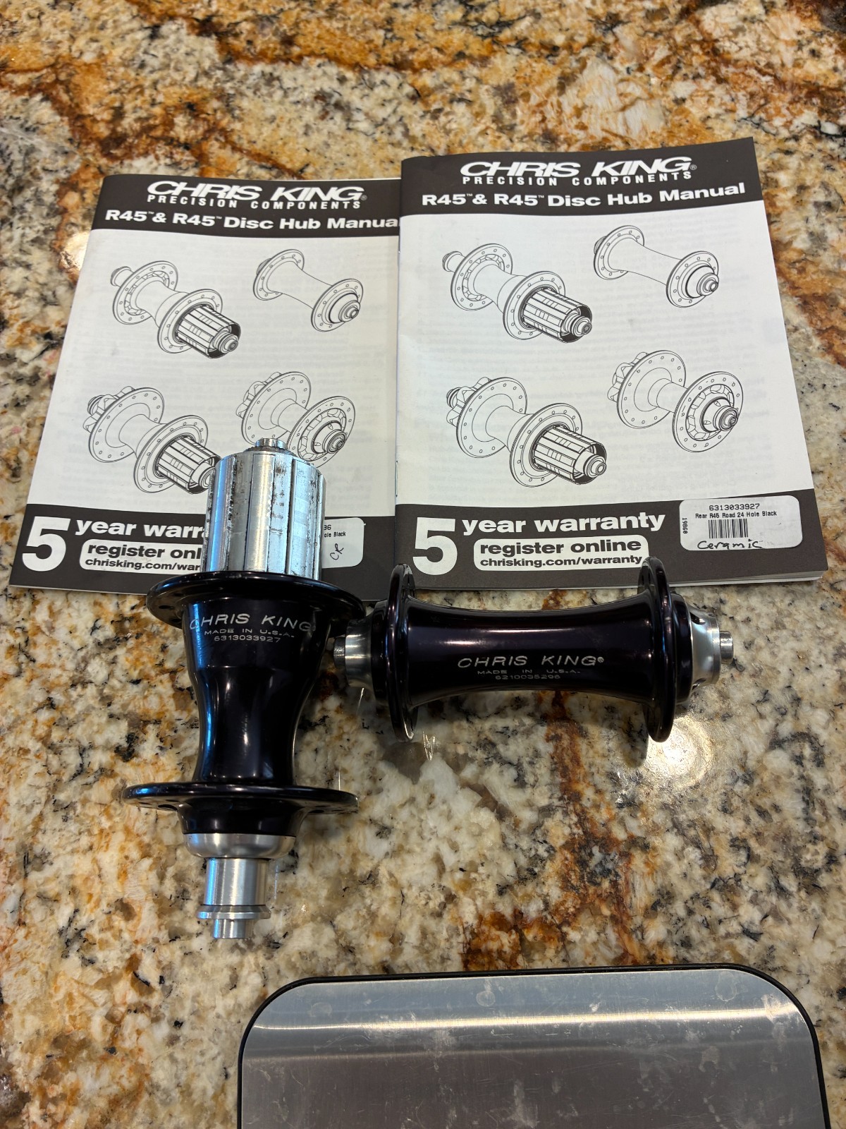 Chris King R45 Ceramic Rim Brake Hub Set – 20H / 24H – Shimano 11-Speed Black