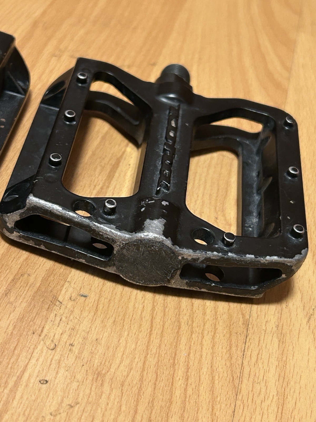 KONA Flat Platform Pedals Alloy Black BMX MTB Jackshit Wah Wah 9/16” CrMo Axle