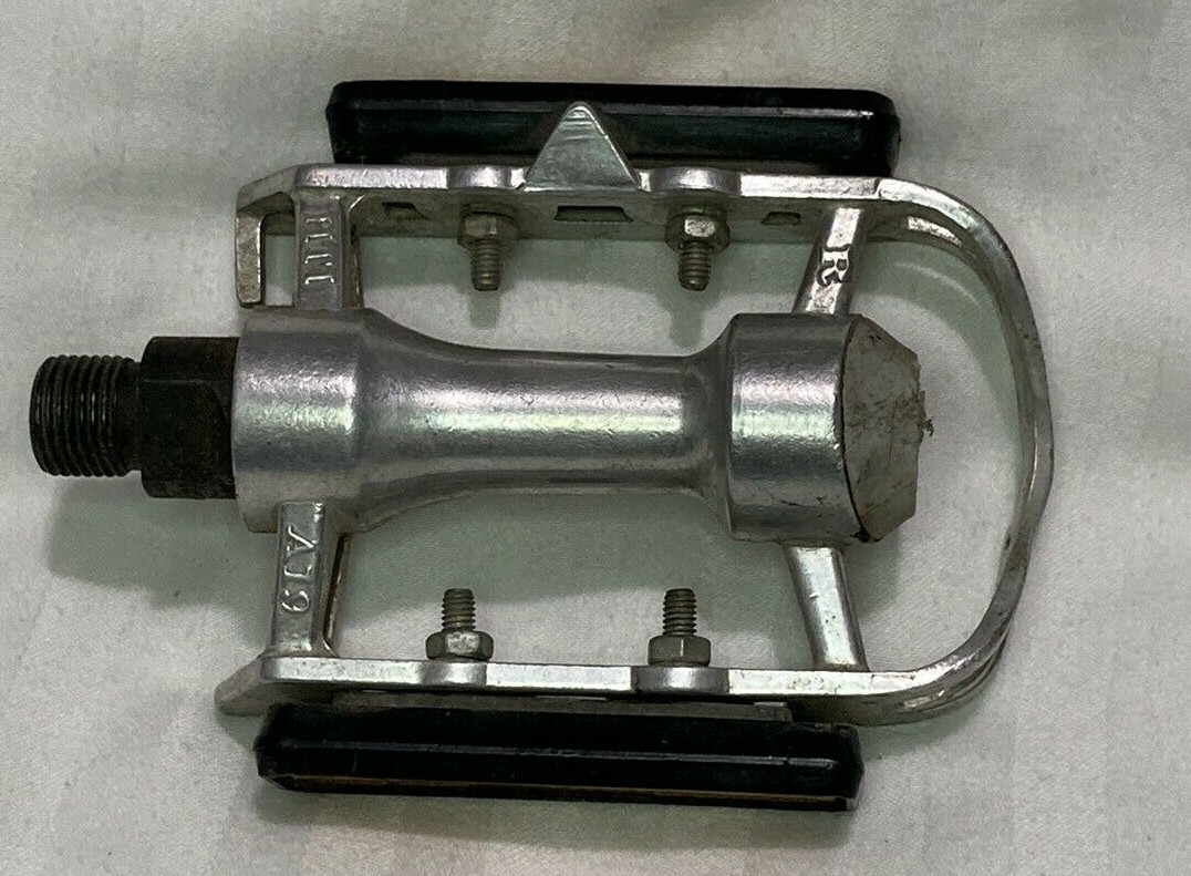 HTI A19 Pedal Right only