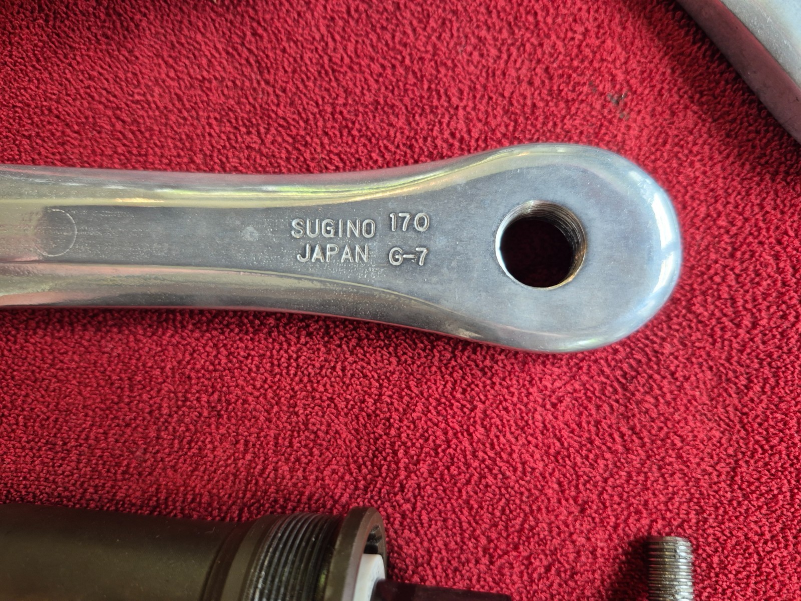 SUGINO RD5000 Road Triple Crank with Chainrings and Bottom Bracket – 170 mm