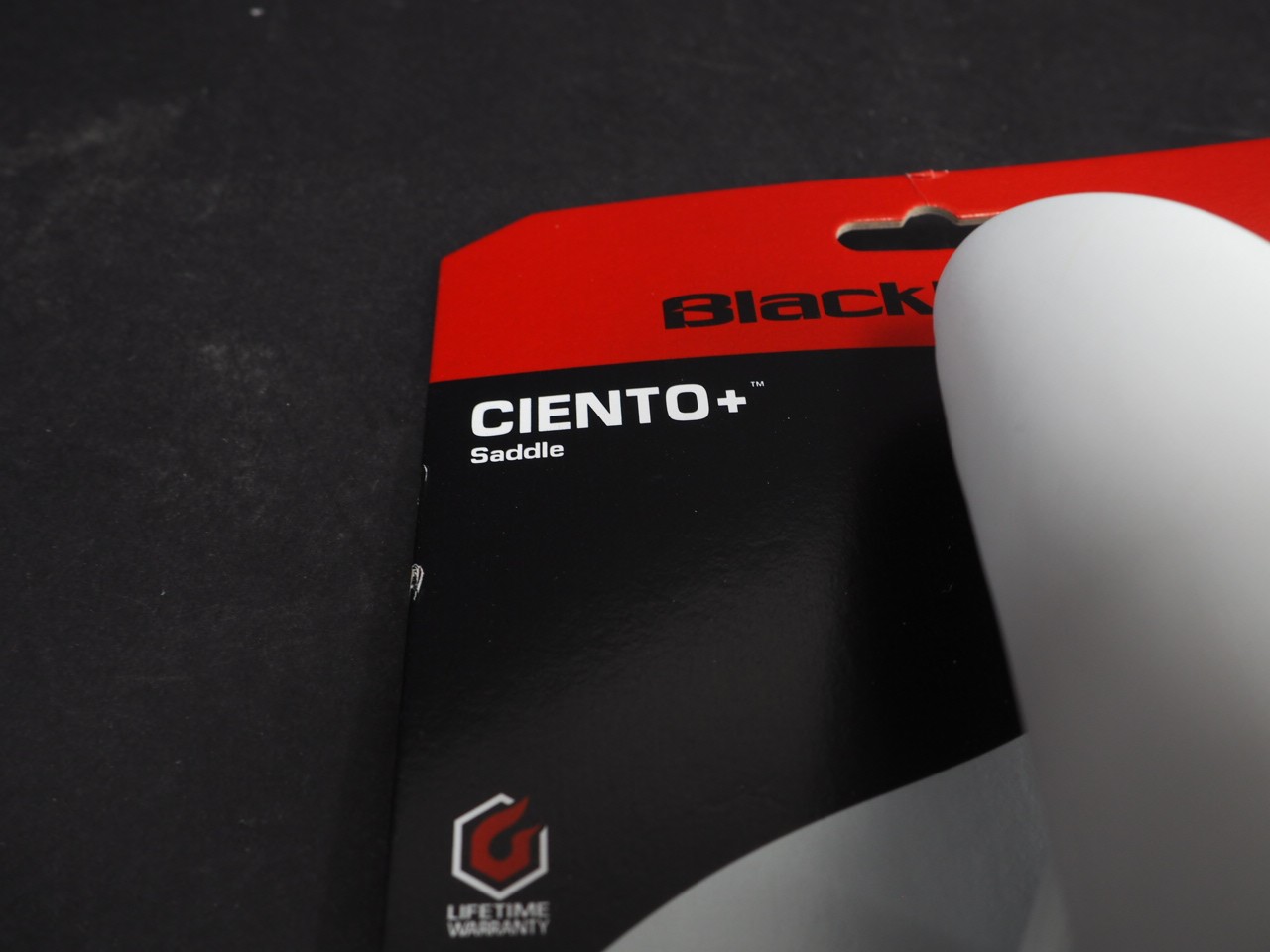 New! Blackburn Ciento+ Road Bike Saddle 275x150mm 7×7 Steel Rails White