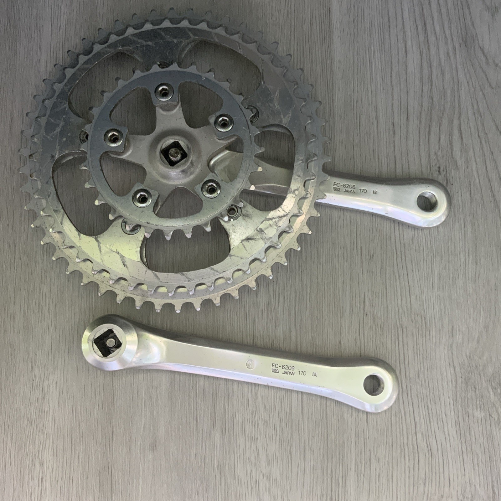 SHIMANO ULTEGRA CRANKSET DOUBLE 6500 53-39 TOOTH 172.5 MM ARMS