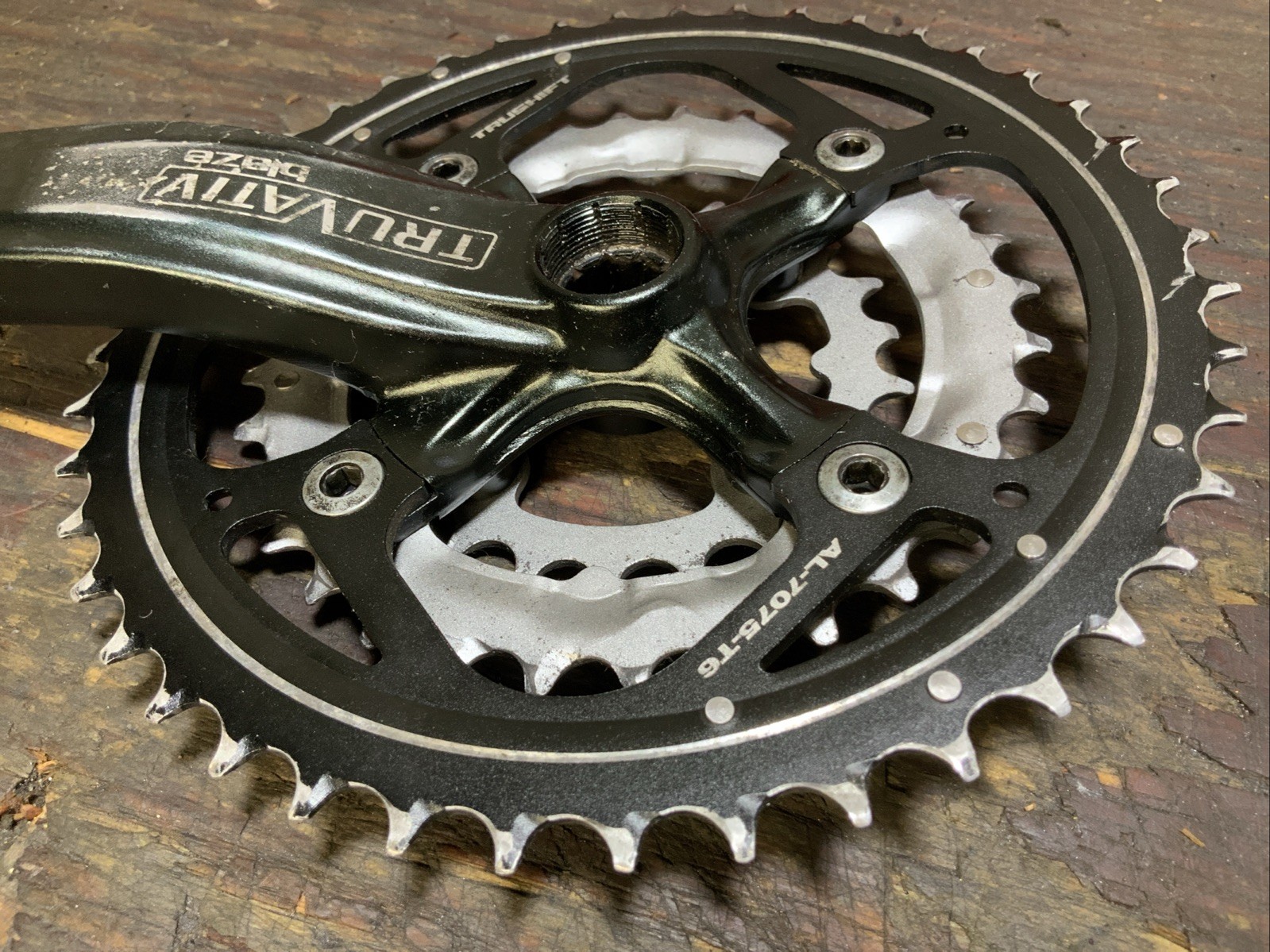 Truvativ Blaze Triple MTB Crankset 175mm ISIS Drive w/68×113 Bottom Bracket