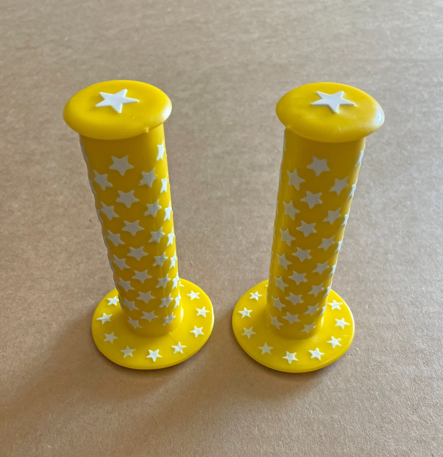 Yellow & White Star Rubber Handlebar Grips Mountain Fixie Track BMX Bike Bicycle