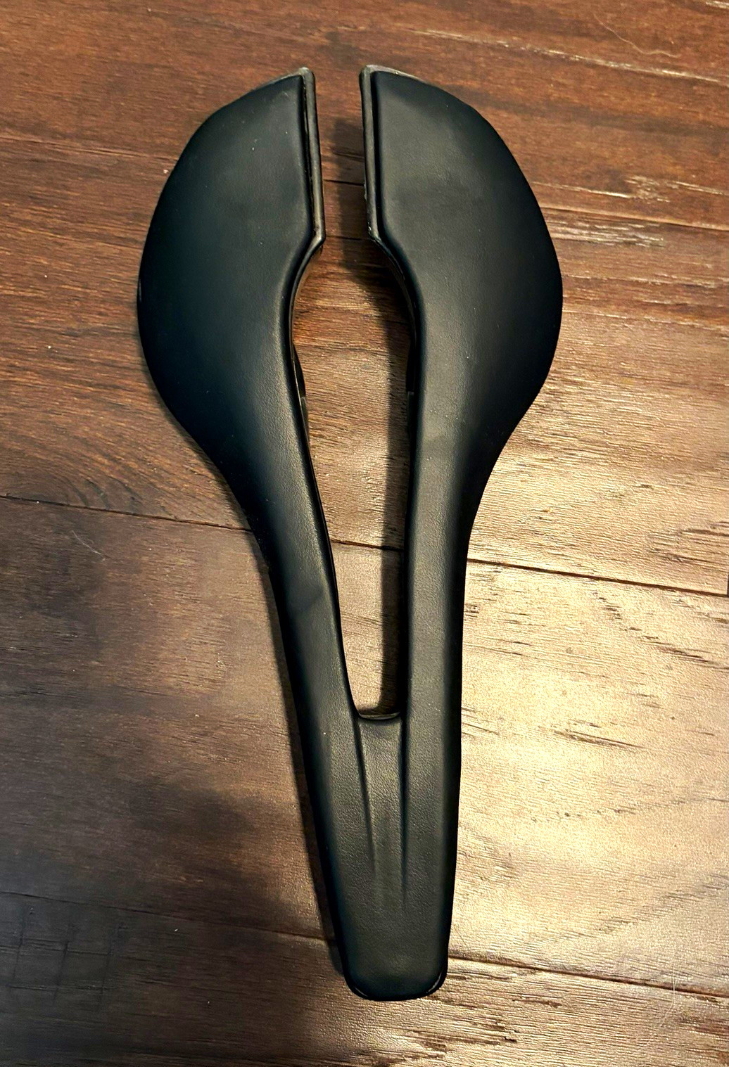 Italia Road Bike Racing Saddle Split Nose Carbon Black 7x7mm Rails