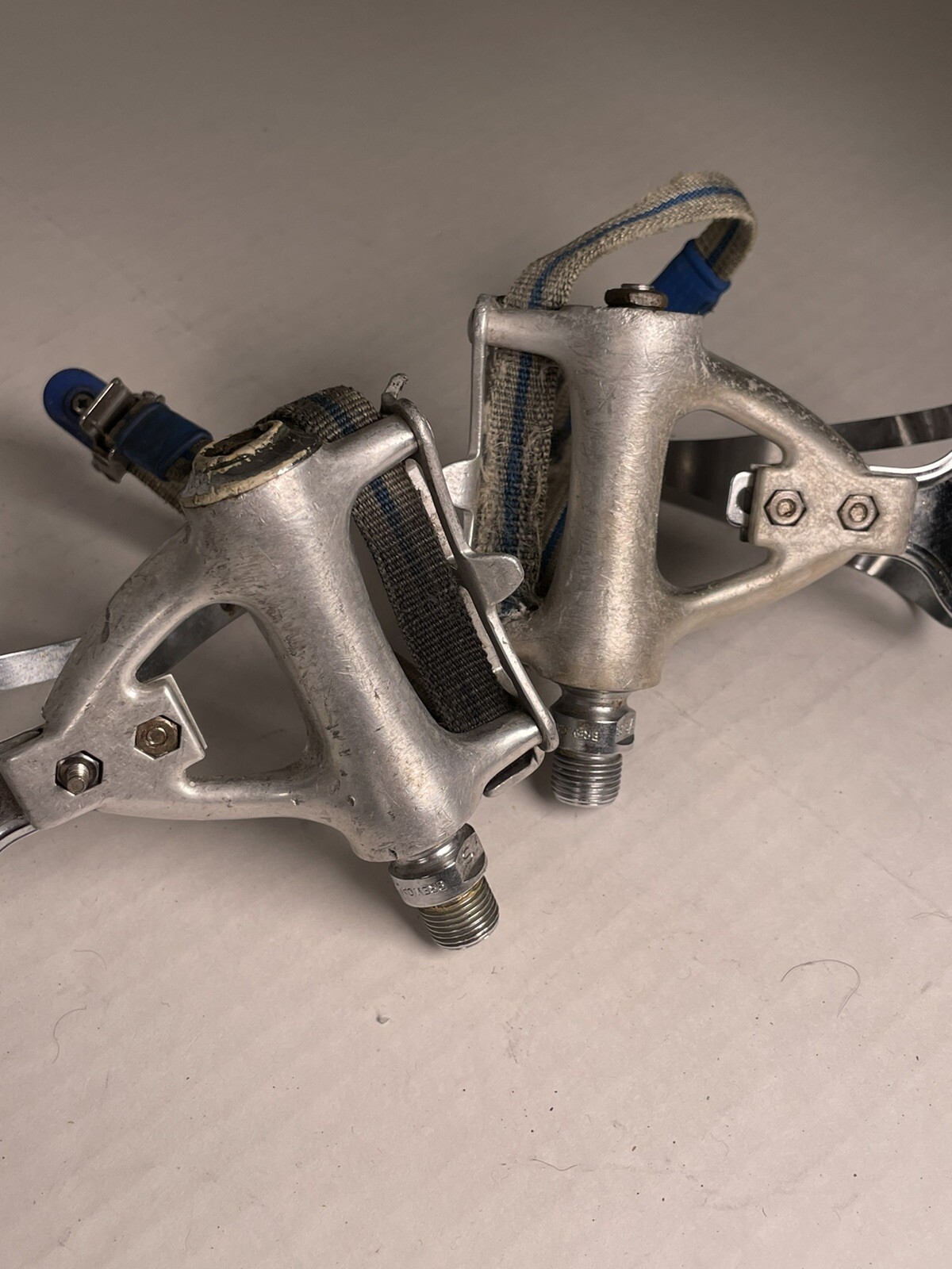 Campagnolo Pedals Athena / Chorus Toe Aero Road Toe Clips With Straps Silver