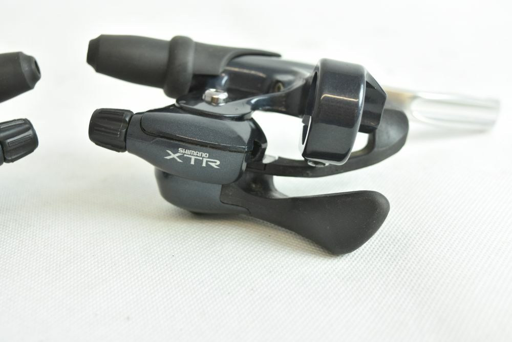 SHIMANO XTR st-m900 shifting brake levers 3×8 NOS – NEVER USED !