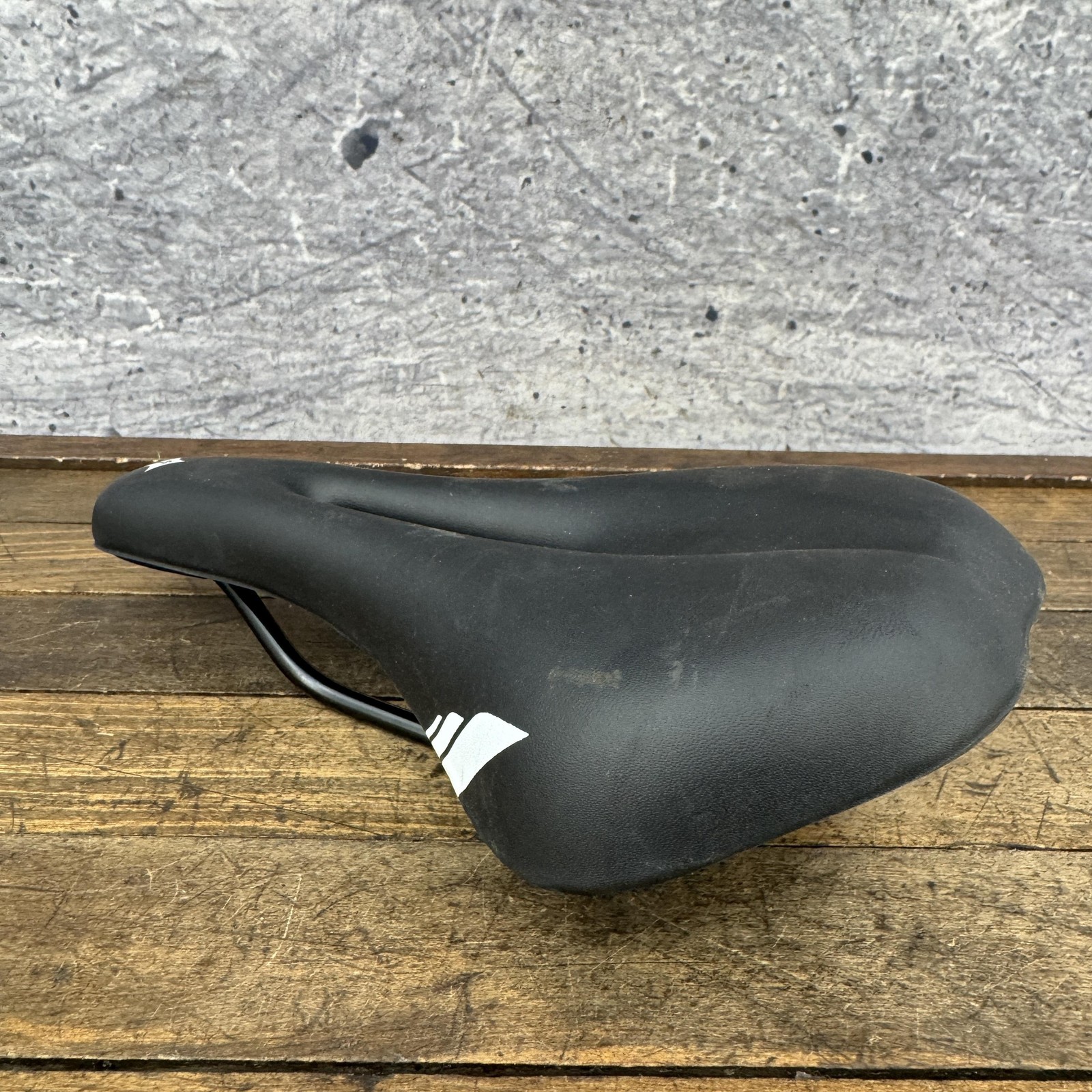 Specialized Riva Body Geometry Bicycle Saddle Seat Black 142mm 365g Womens Bike