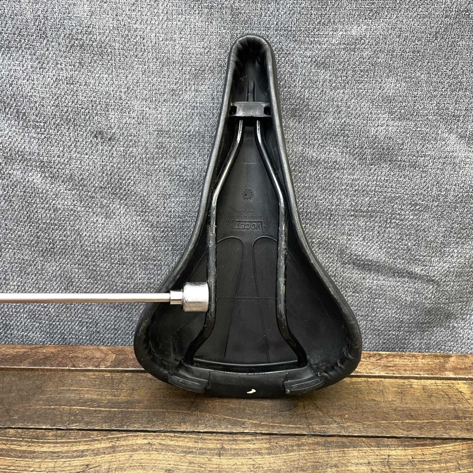 Vintage Avocet Touring II Seat Saddle Black USA Road Touring Bike Comfort 589g