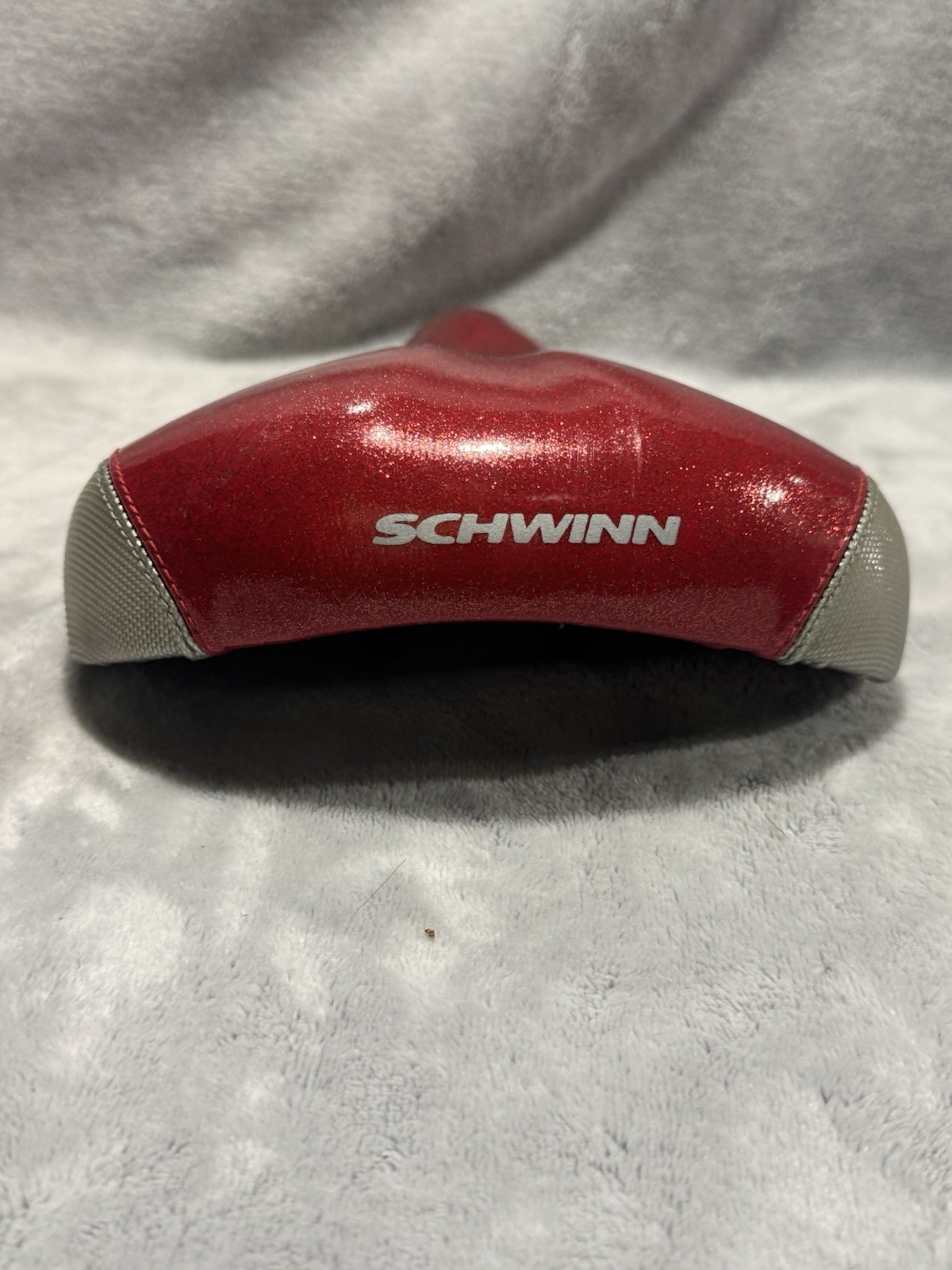 RED & SILVER SCHWINN 10.5” PADDED BICYCLE BIKE SEAT. PVC SEAT COVER PLASTIC BASE
