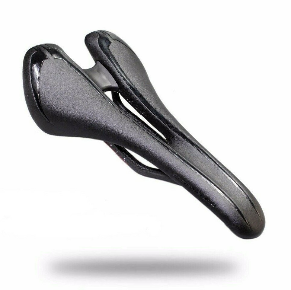 Carbon Railed Road Bike Saddle – 135mm – Only 151 grams!