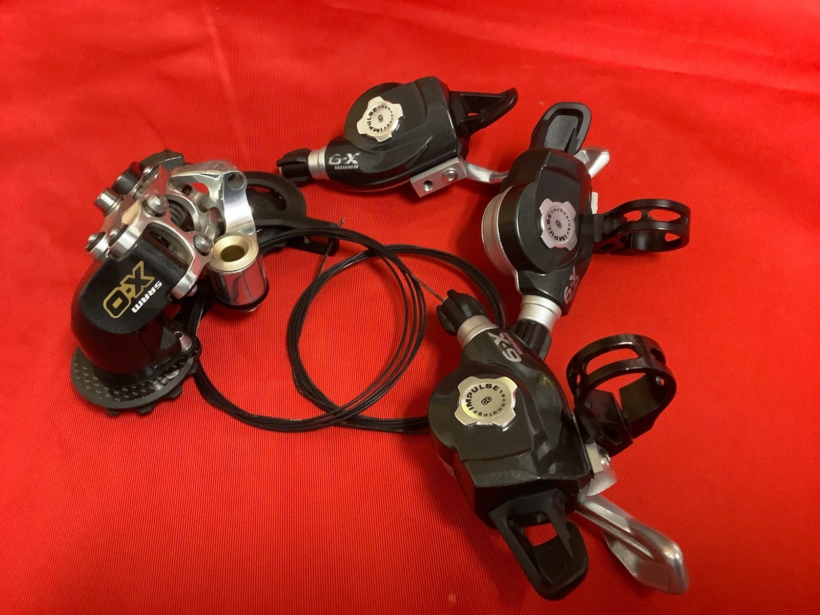 SRAM X0 Rear Derailleur BlackBox Technology 9 Speed Carbon Medium + 3 shifters