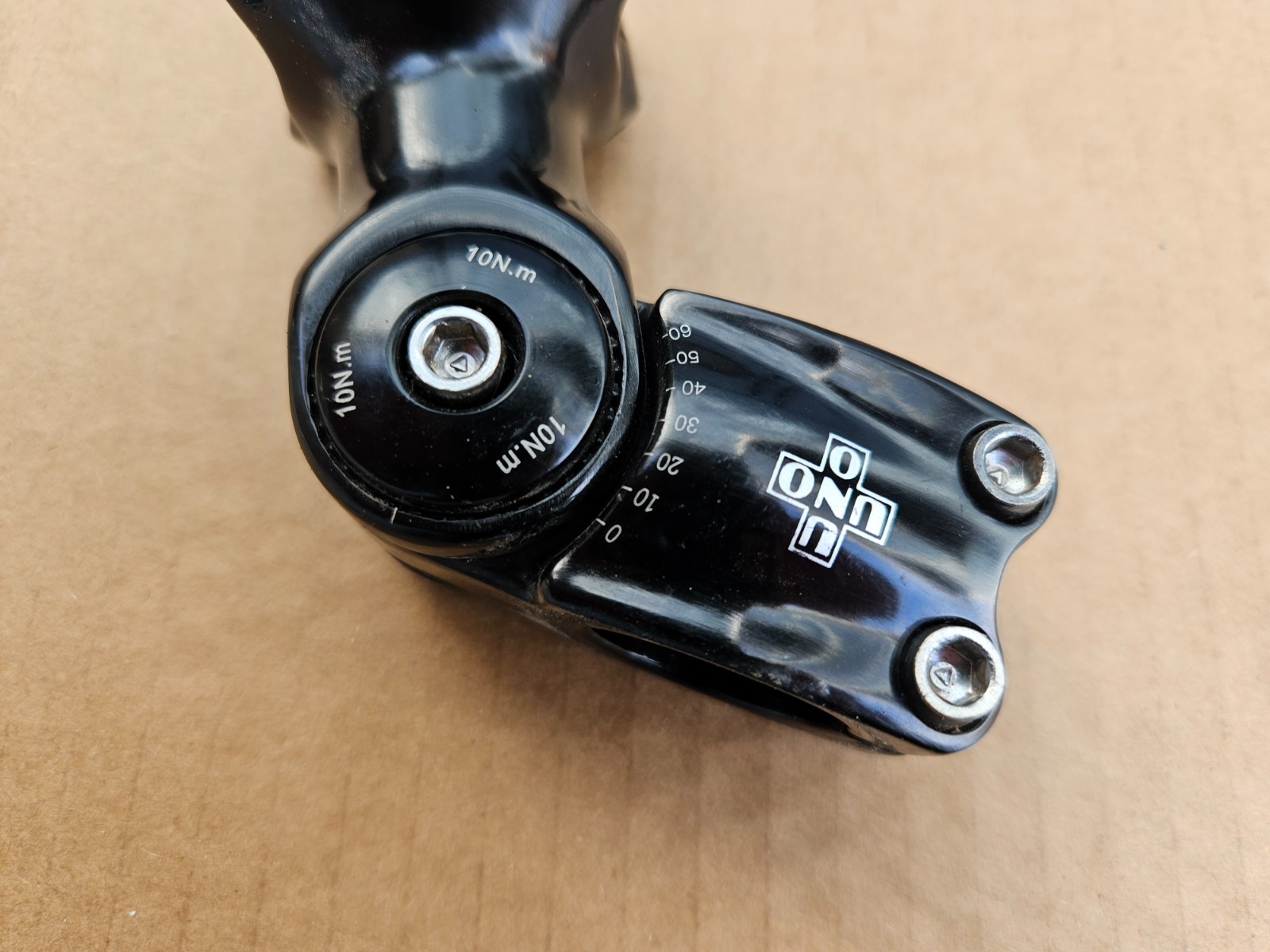 Uno Adjustable 1-1/8″ Threadless Stem 90mm x 31.8mm Clamp Black