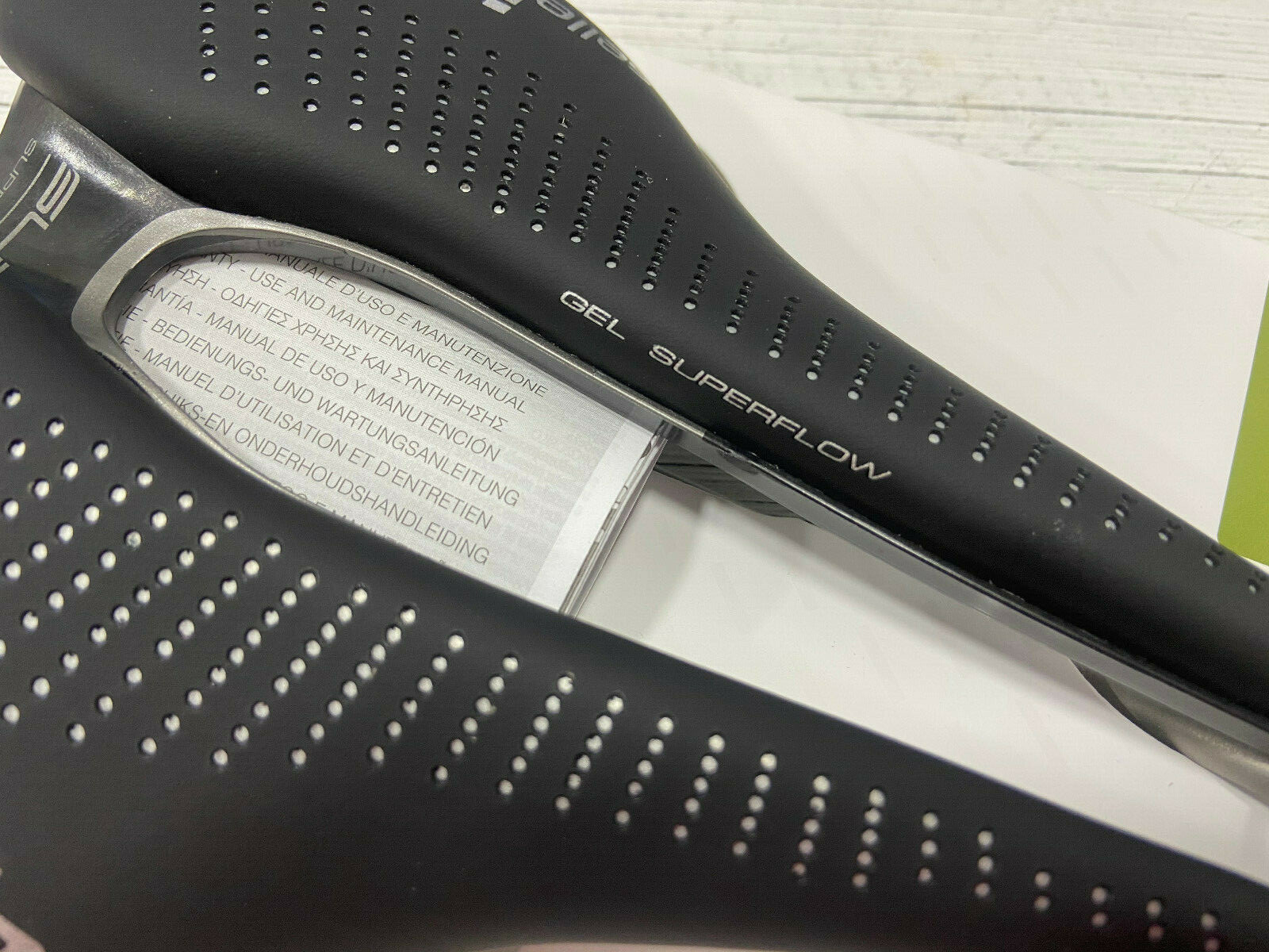 Selle Italia MAX SLR Boost Gel Superflow 155x248mm TI316 Rail Road Saddle