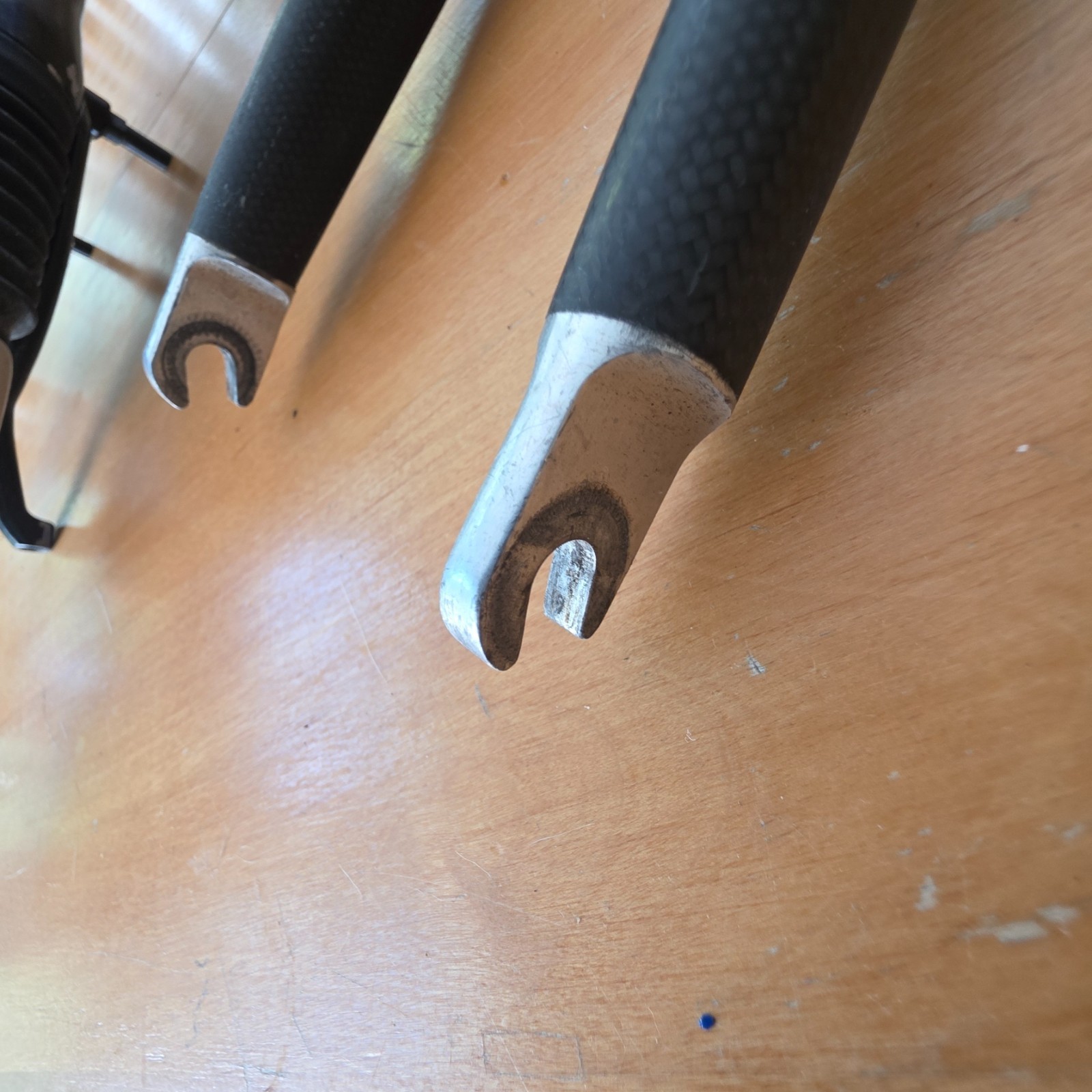 Vintage Ventana carbon rod fork 1″ threaded 145mm steerer 485g 700c