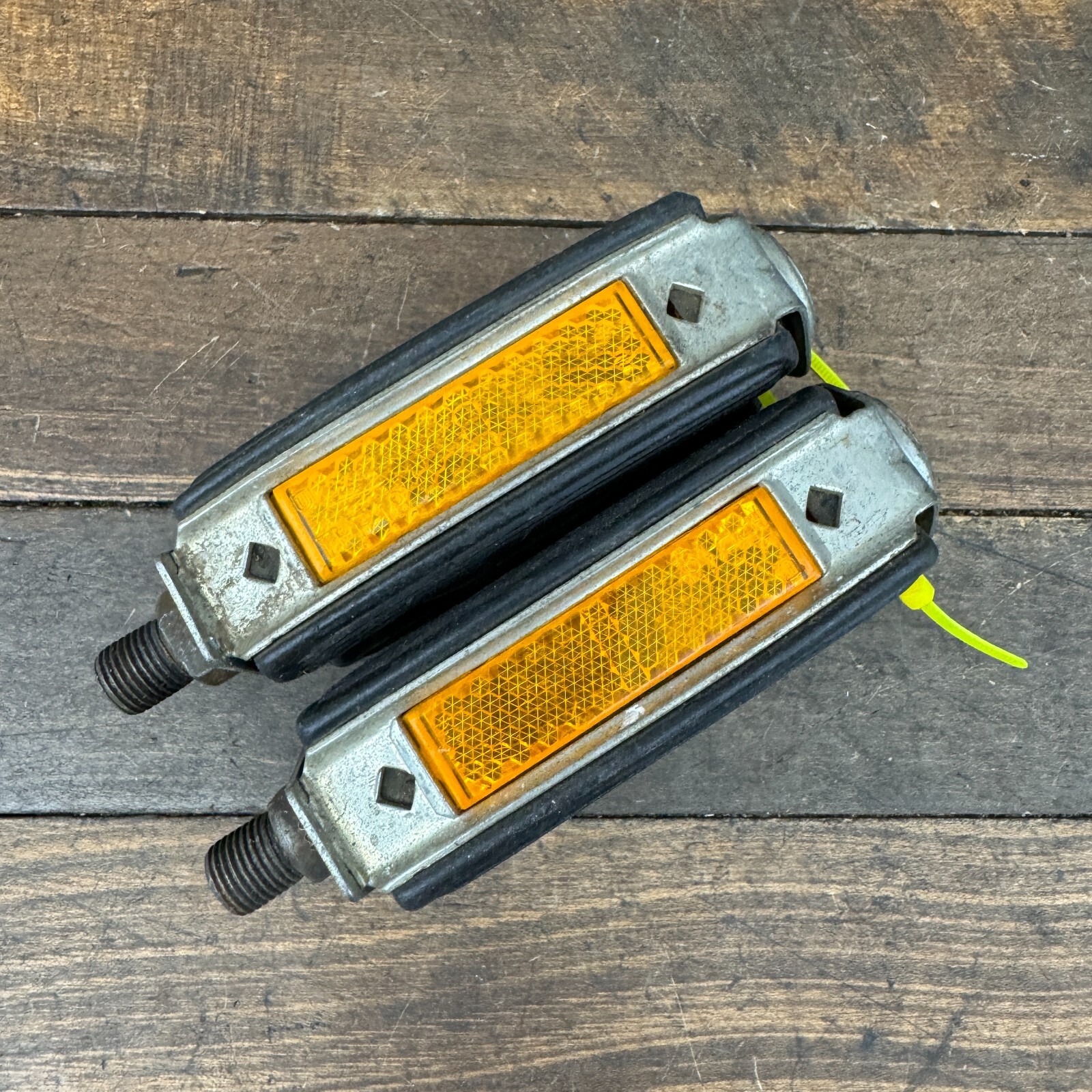 Vintage Schwinn Bow Pedals 1/2 in Union U30 Block Stingray 60s 70s K10490 A2