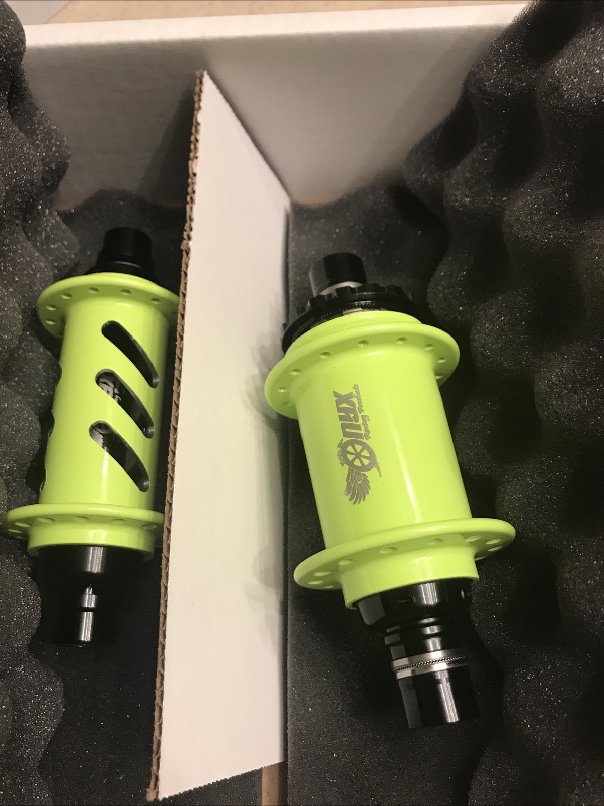 Onyx Racing Pro 28H Hub Set Flo Yellow