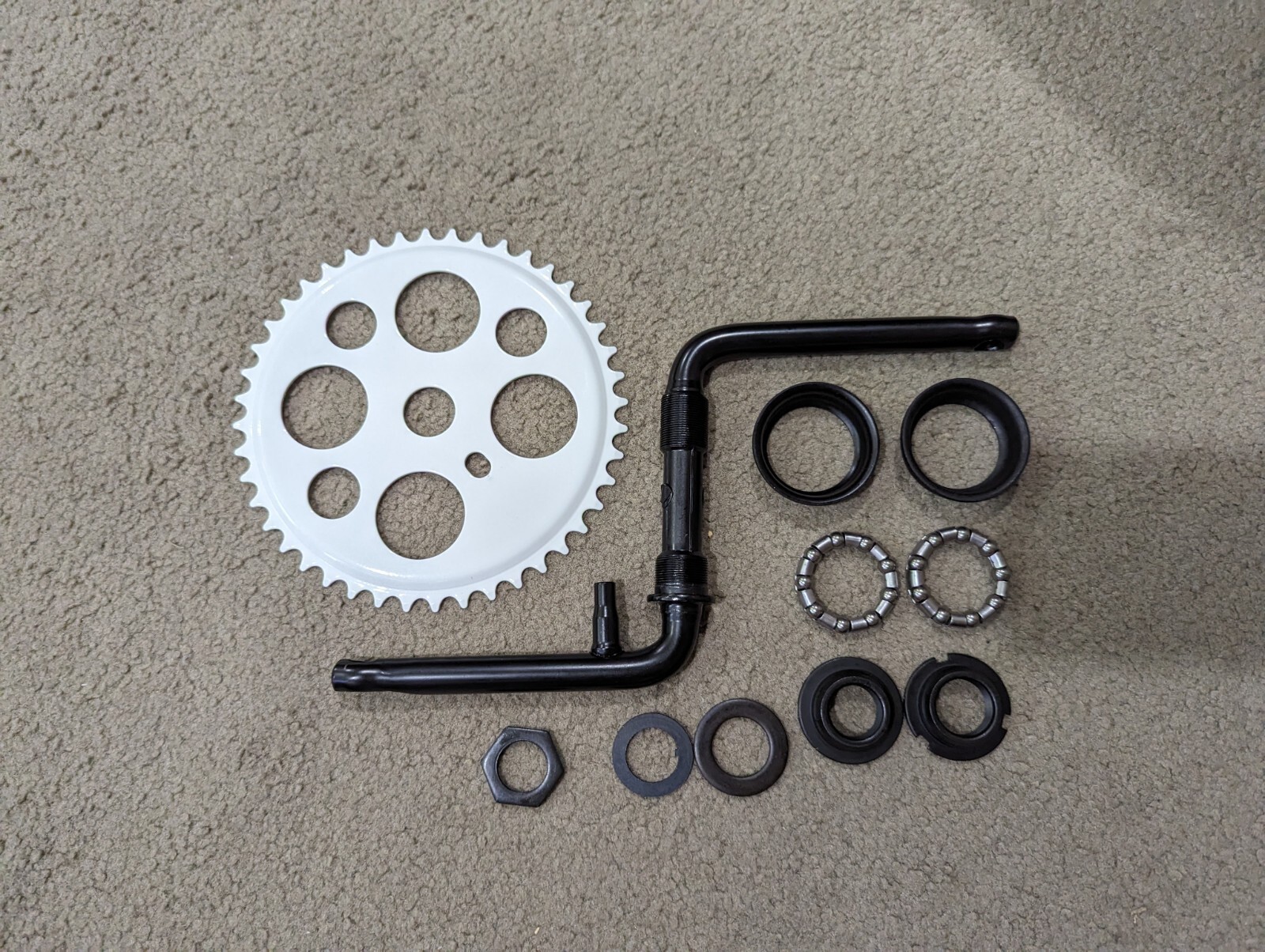 WHITE LUCKY 7 BICYCLE SPROCKET 44T, CRANKS 6 &1/2″,BOTTOM BEARING KIT, SCHWINNS