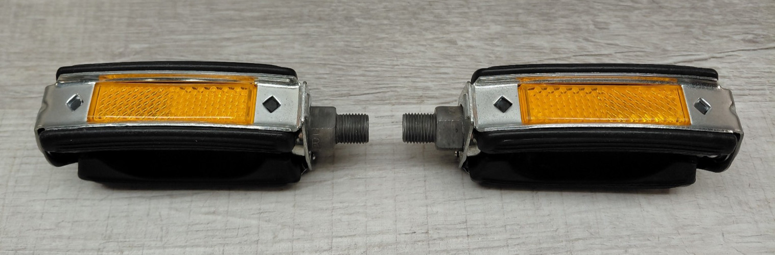 Vintage 70’s Schwinn Approved Bow Pedals 1/2″ With Reflectors Made in Germany