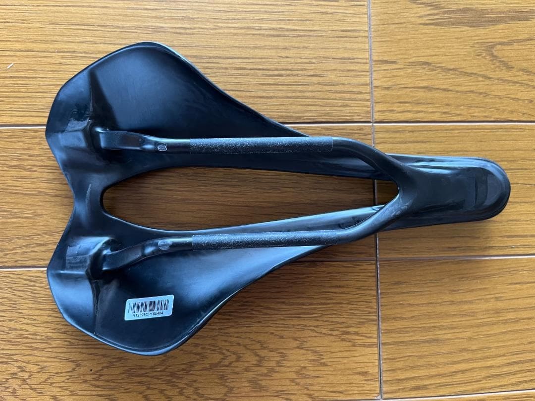 Extremely beautiful item! RYET RT10 Carbon 3D Saddle Short Nose SLR
