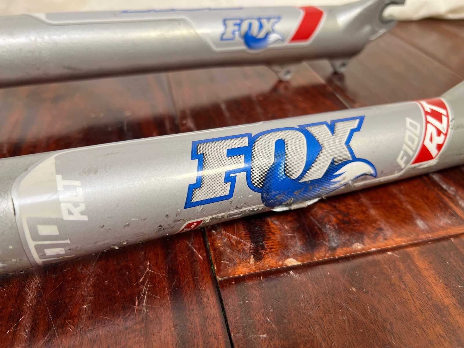 Fox Float RLT F100 Suspension Fork 26″ Disc only 1-1/ 8″ steerer