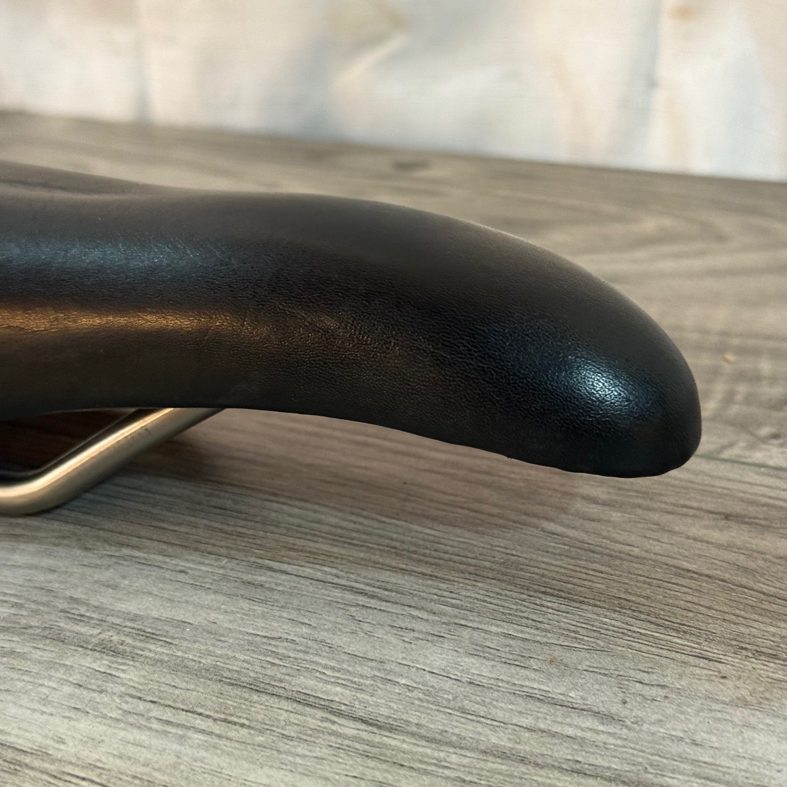 WTB Rocket V Saddle Black Leather Titanium Rails 132 x 270 CLEAN