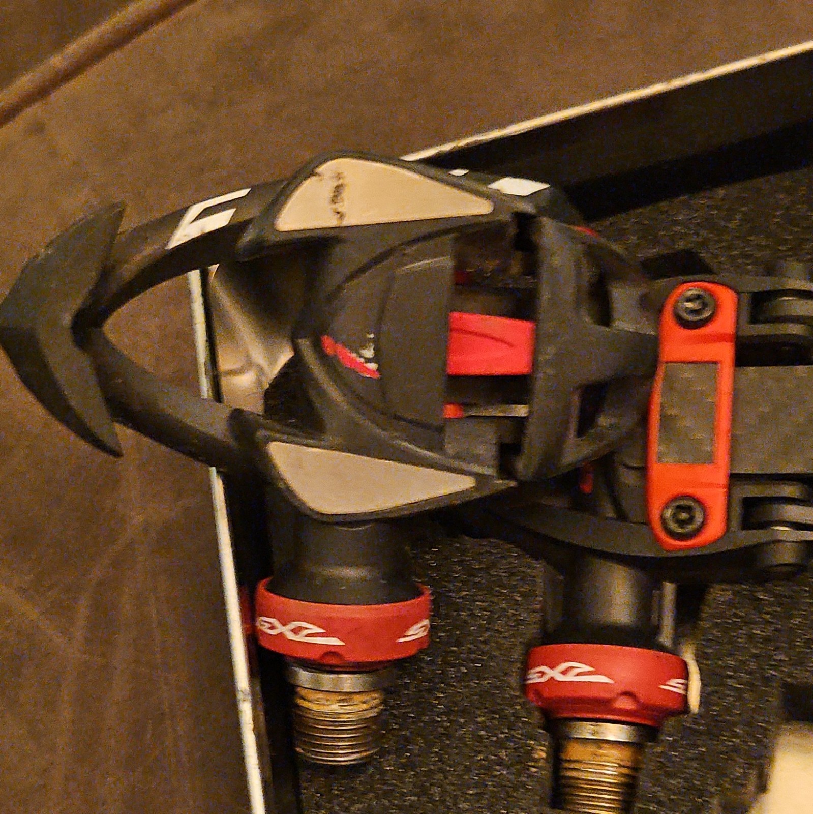 TIME Xpresso 10 Road Clipless Pedals Black/Red 9/16in Composite P3253602193