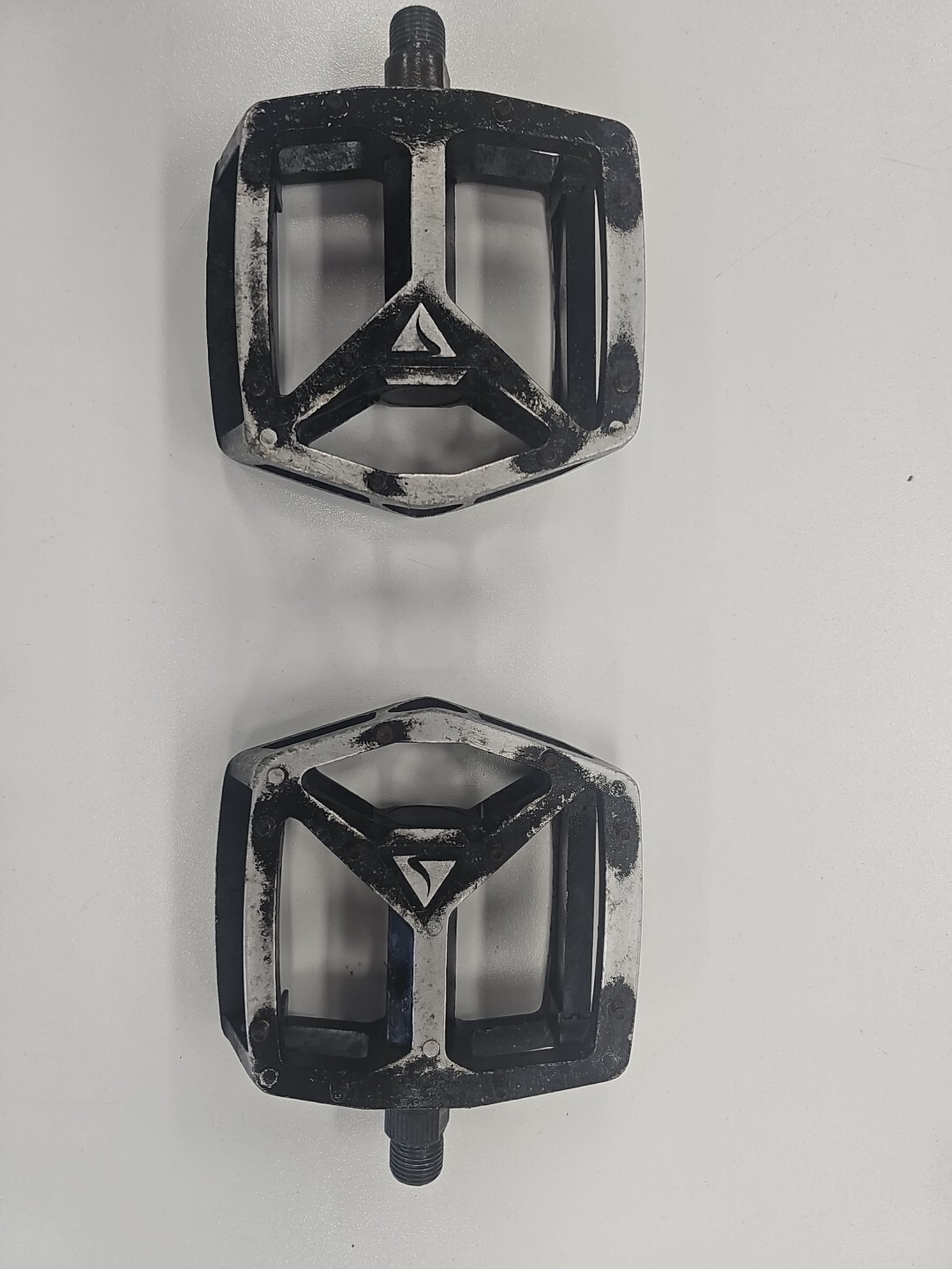 Alloy MTB Downhill Flat Pedals Very Light And Cheap
