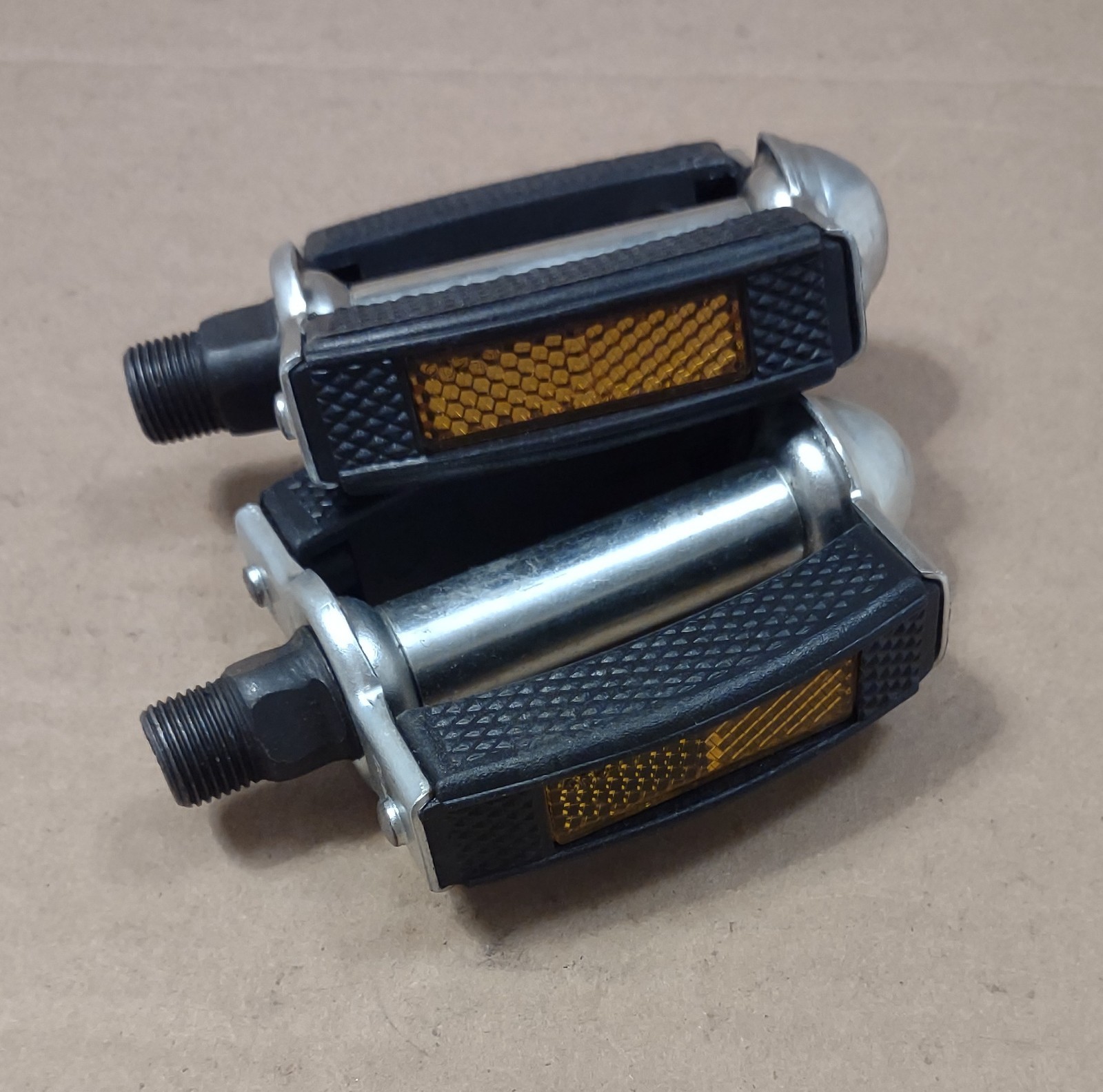 NOS Vintage Bike Pedals Kids With Reflector 9/16 in