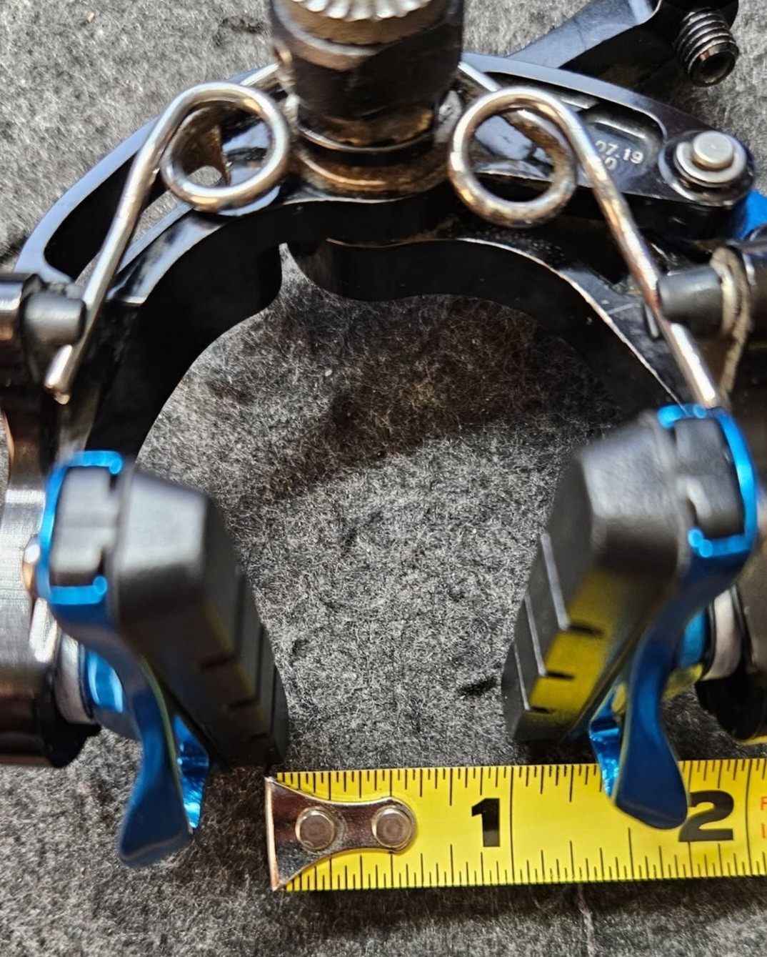 FEATHER BRAKES CNC ROAD CALIPER BRAKES ULTRALIGHT BLACK AND BLUE ANODIZED 230 G