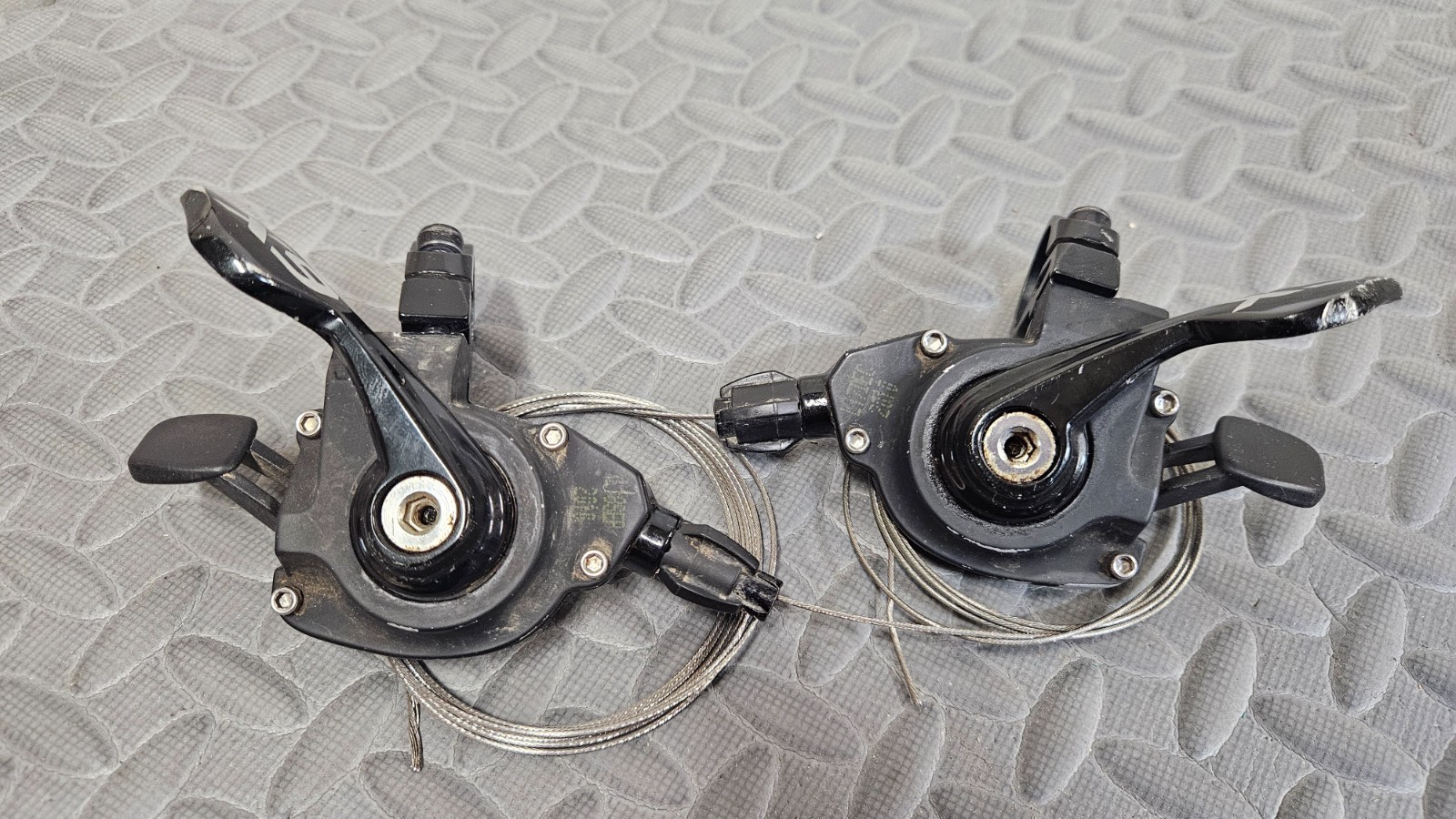 SRAM X9 3×10 Speed MTB Trigger Shifter pair